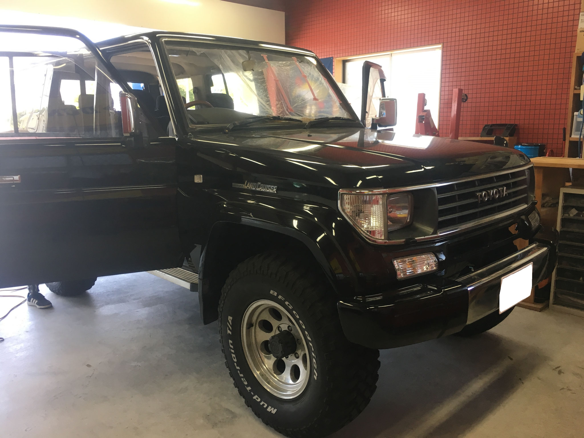 70系ランクルプラド ダッシュ ドア 内貼り リペア 補修 株式会社遊車