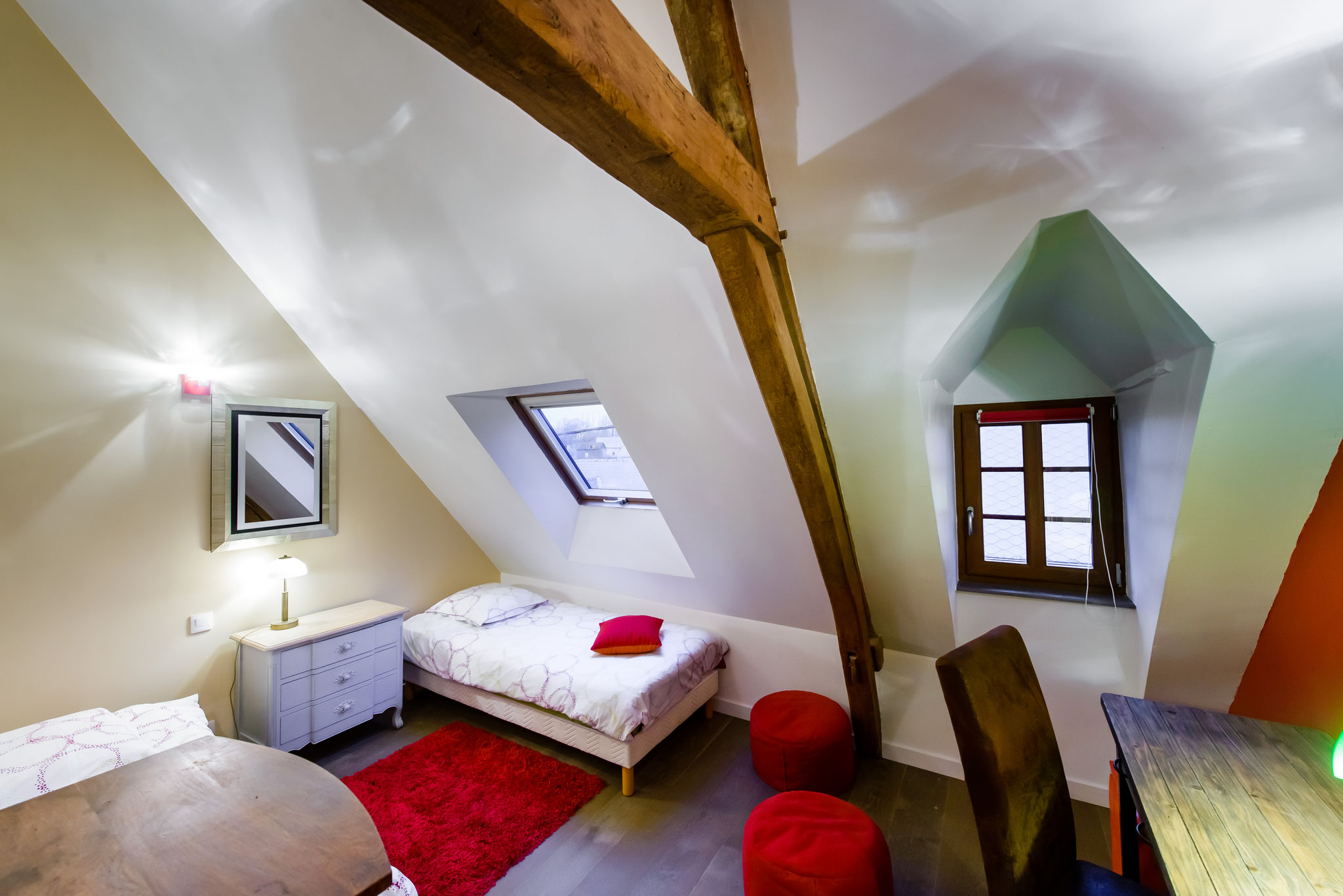Second étage : Chambre Rouille pour 2 avec lits simples séparés