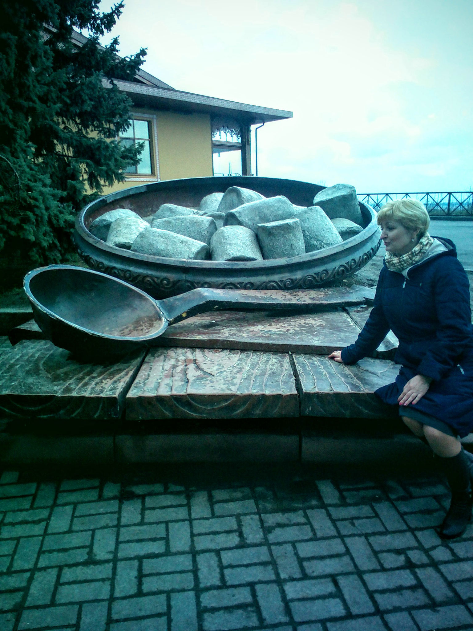 Знаменитий пам'ятник полтавській галушці