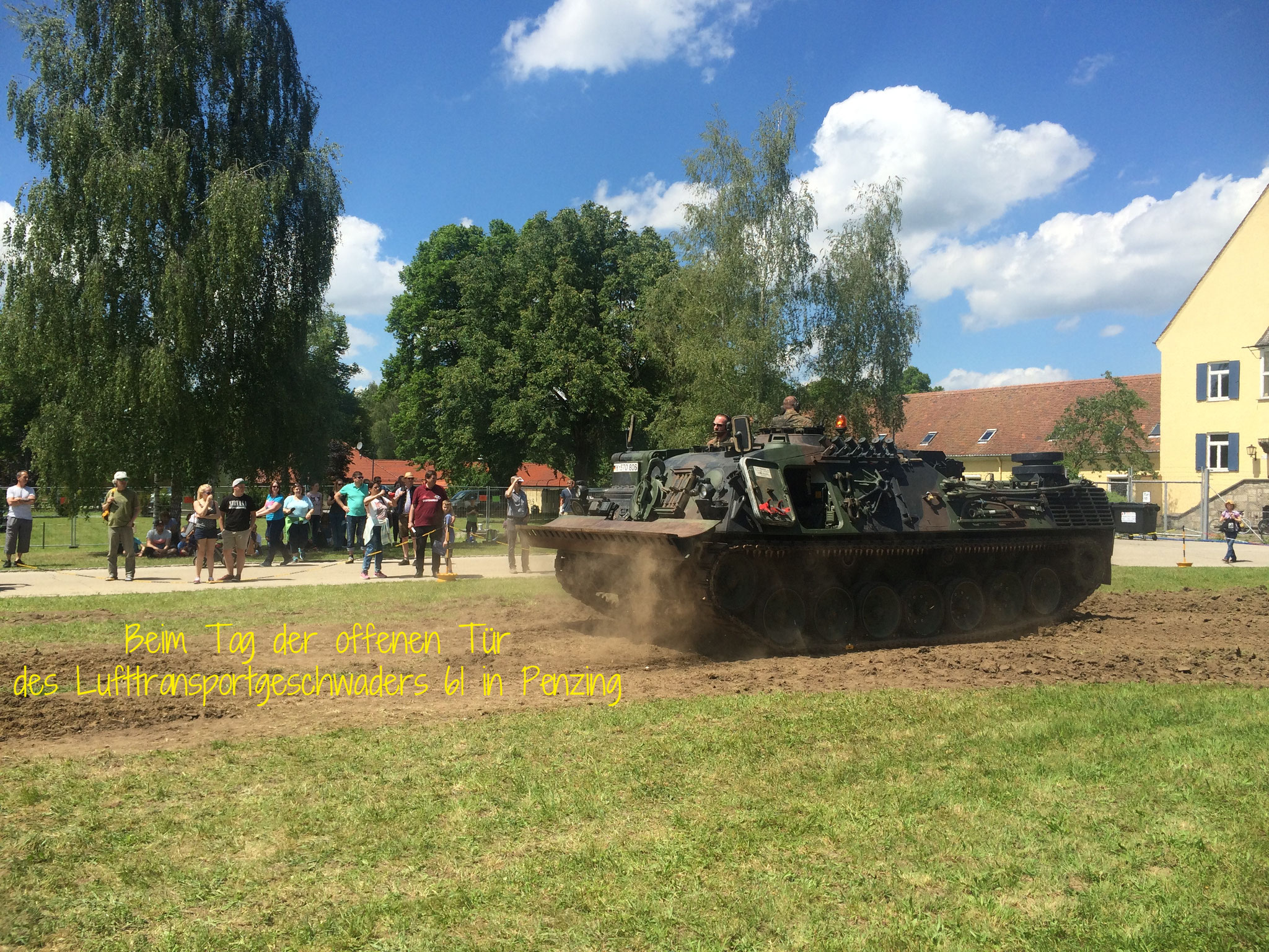 Beim Lufttransportgeschwader 61 in Penzing