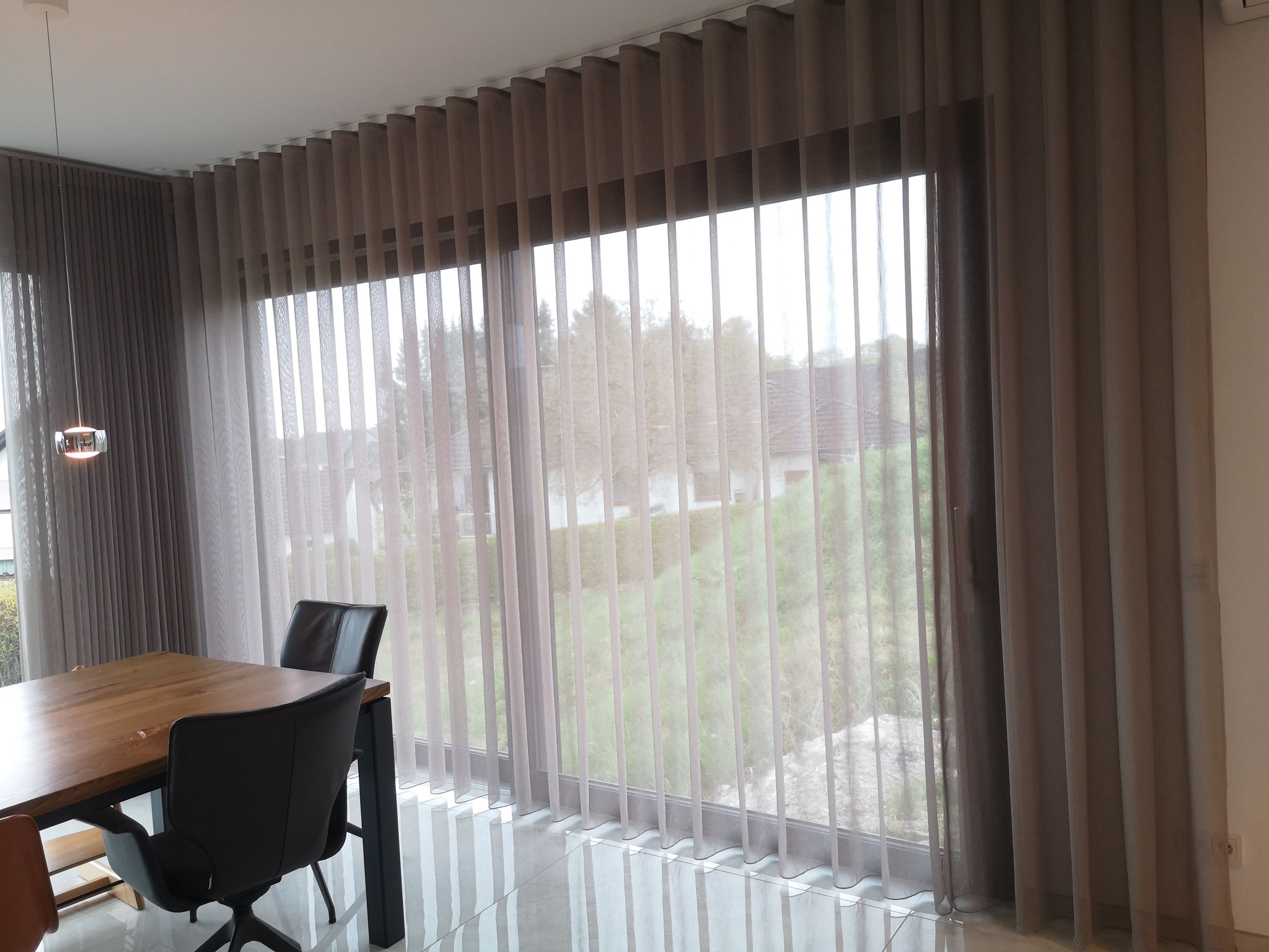 Wellenvorhang für Haus im Bauhausstil