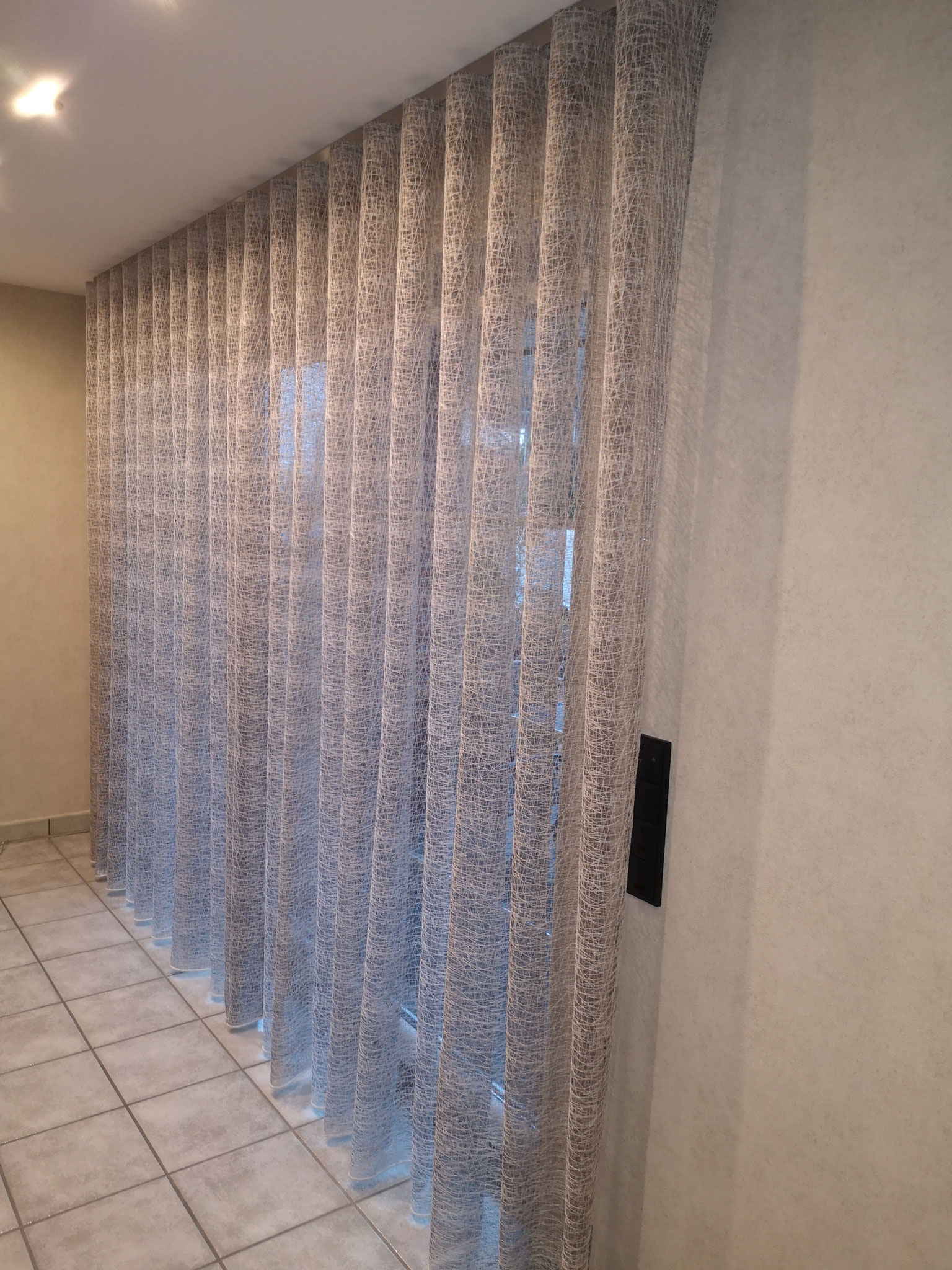 Wellenvorhang aus Stoff von JAB Anstoetz gefertigt