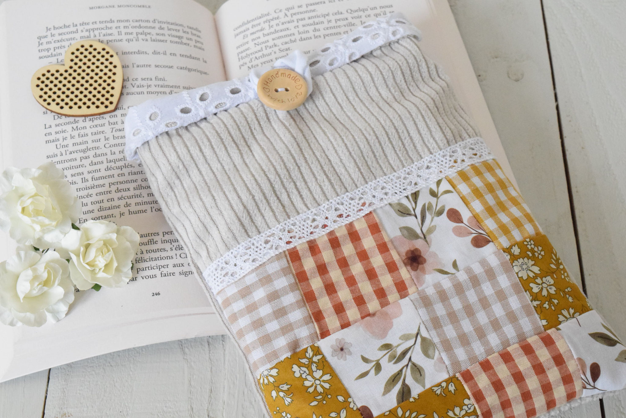 housse de livre de poche confectionnée à la main en patchwork