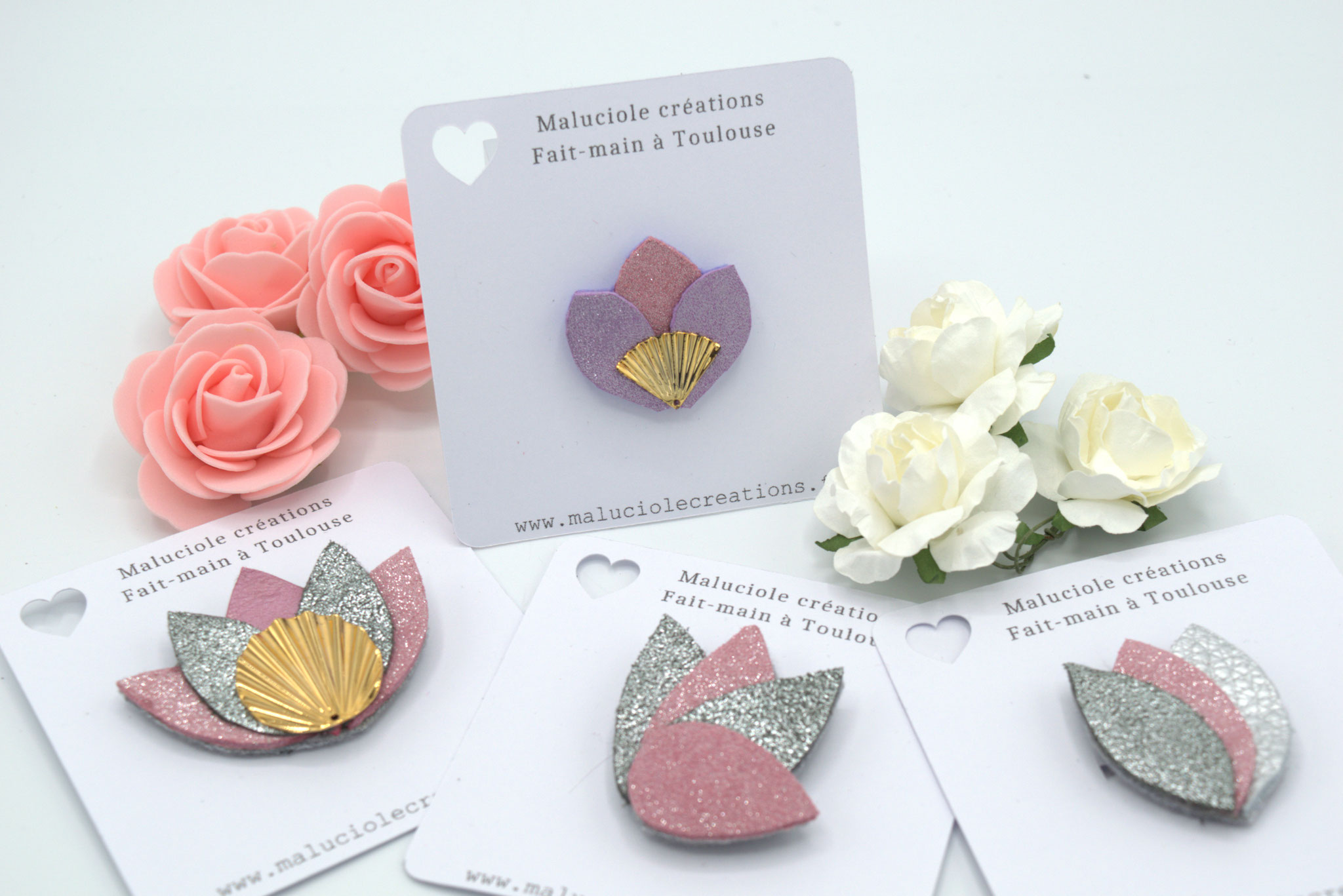 broche en cuir fleur lotus