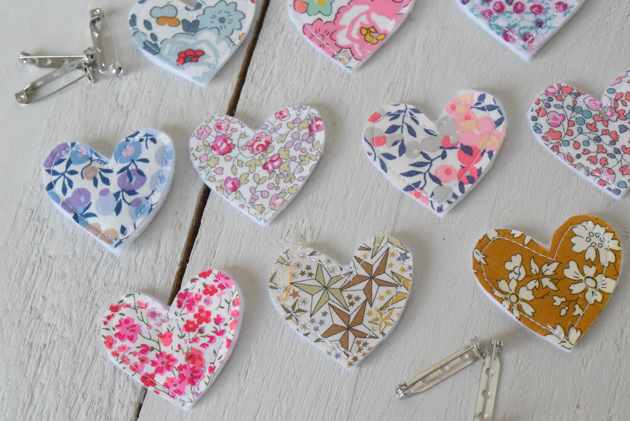 Broche Liberty pour égayer une tenue, tee-shirt, veste, sac. . .