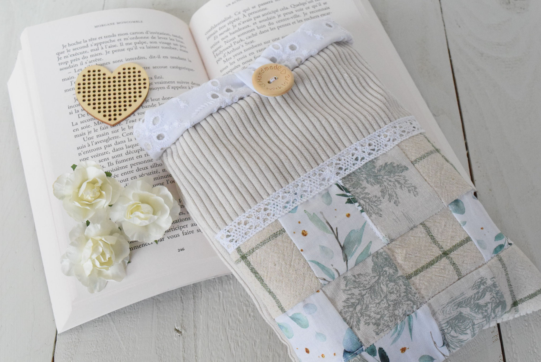 housse de livre de poche confectionnée à la main en patchwork