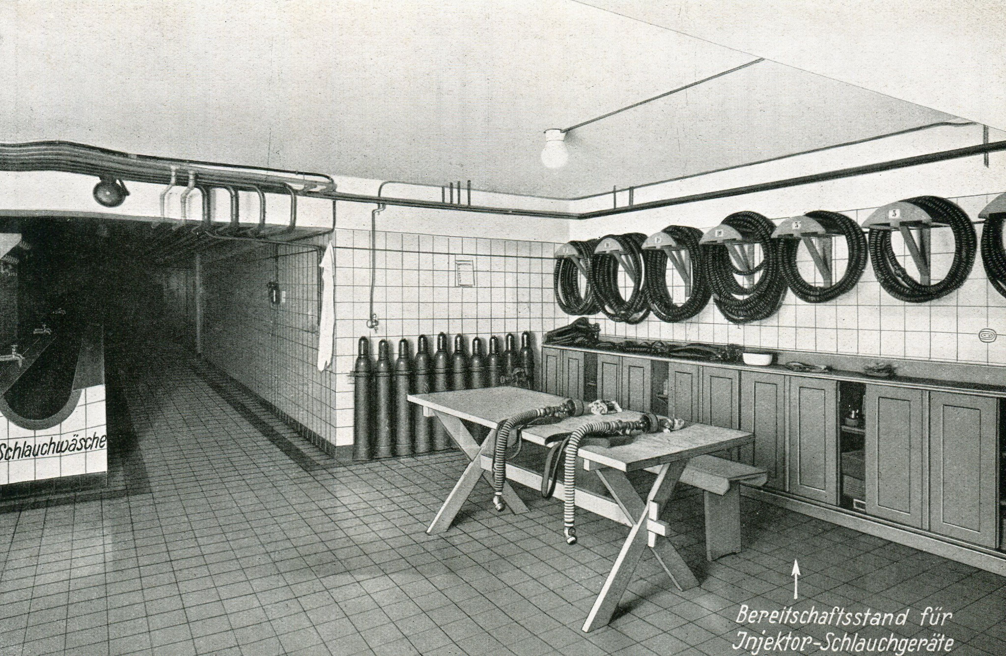 Bereitschaftsstand für Frischluftschlauchgeräte und Schlauchwäsche Zeche Rheinpreussen  1940