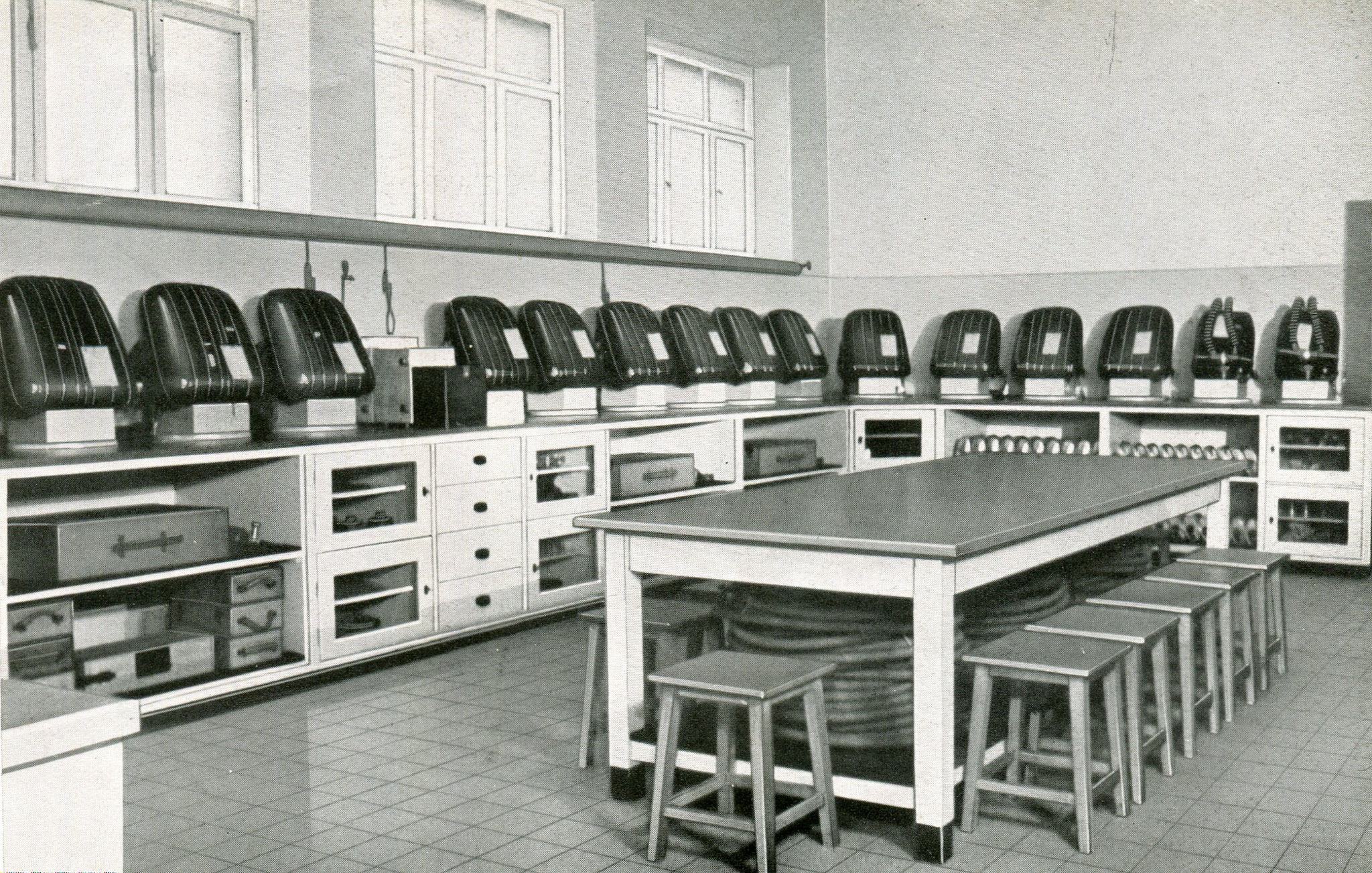 Hauptstelle Gasschutzgeräteraum Grubenrettungswesen Grube Maybach, Saar  1936