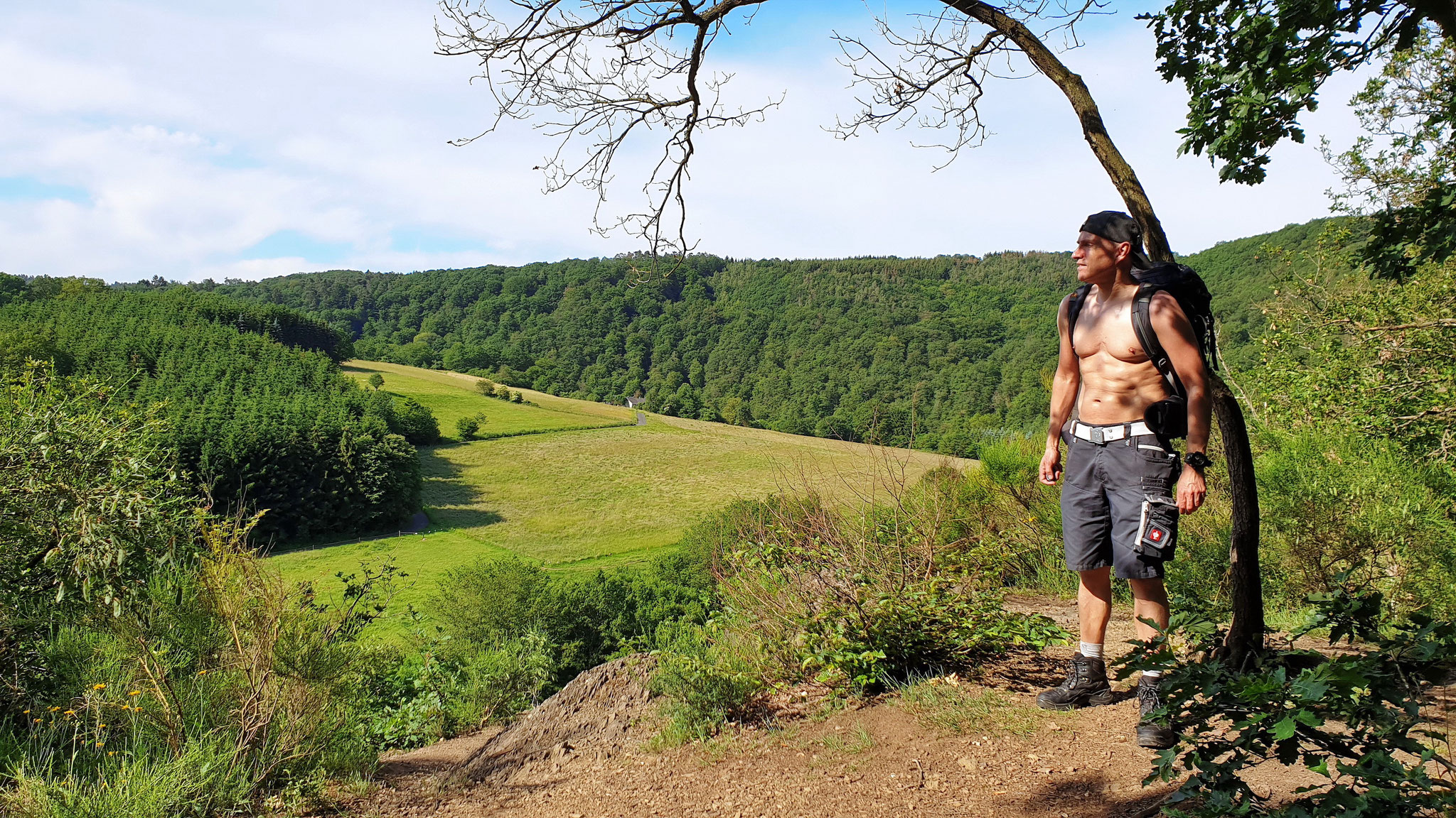 Heute hatte ich einen tollen Wandertag im Westerwald, wobei ich auch am "Weltende" war. Werde sicher mal wiederkommen!  Viele liebe Grüße Udo. 14.06.2019 18:52 Uhr