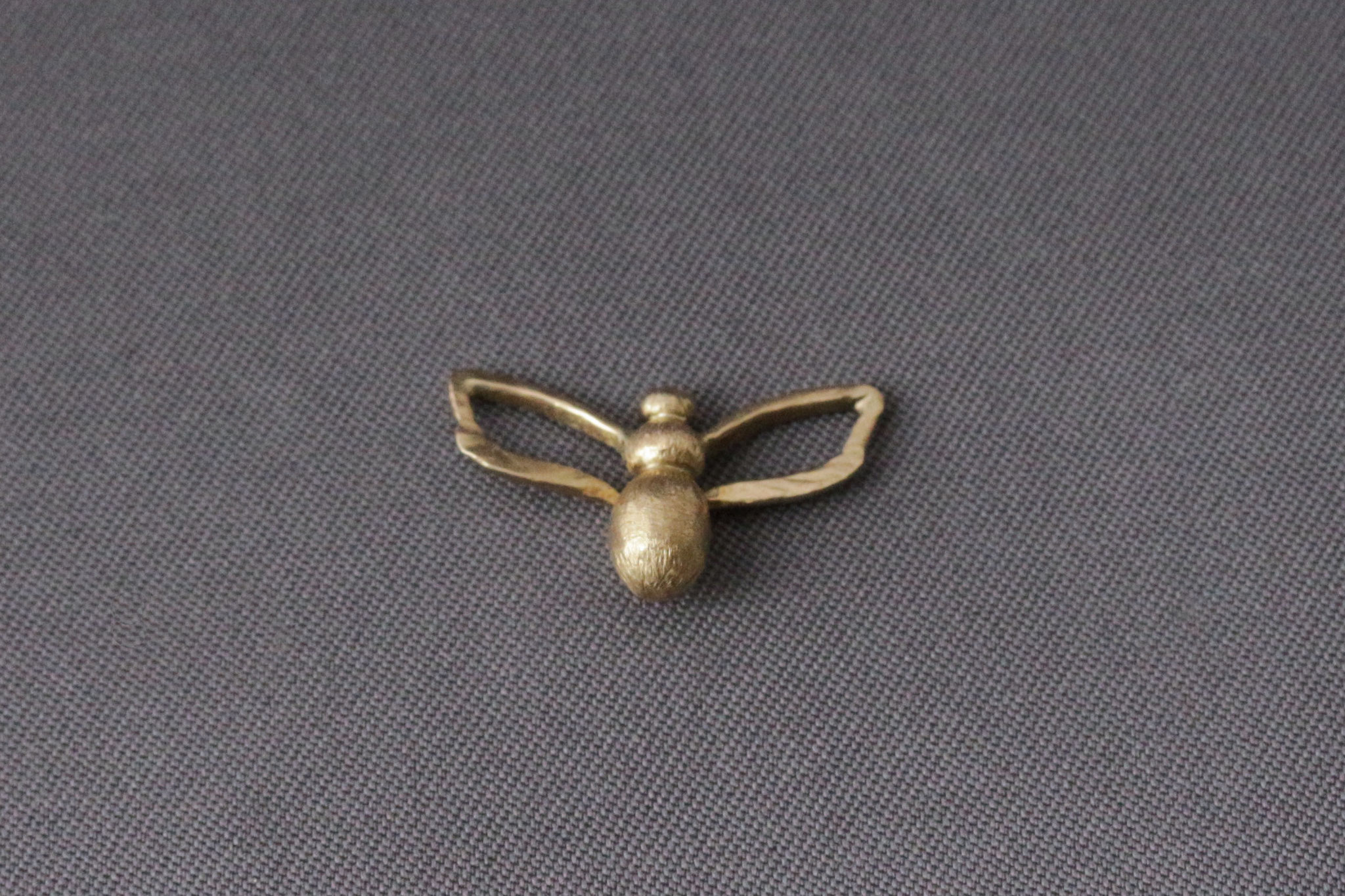 Kettenverschluss in Form einer Wildbiene in Gold (585)