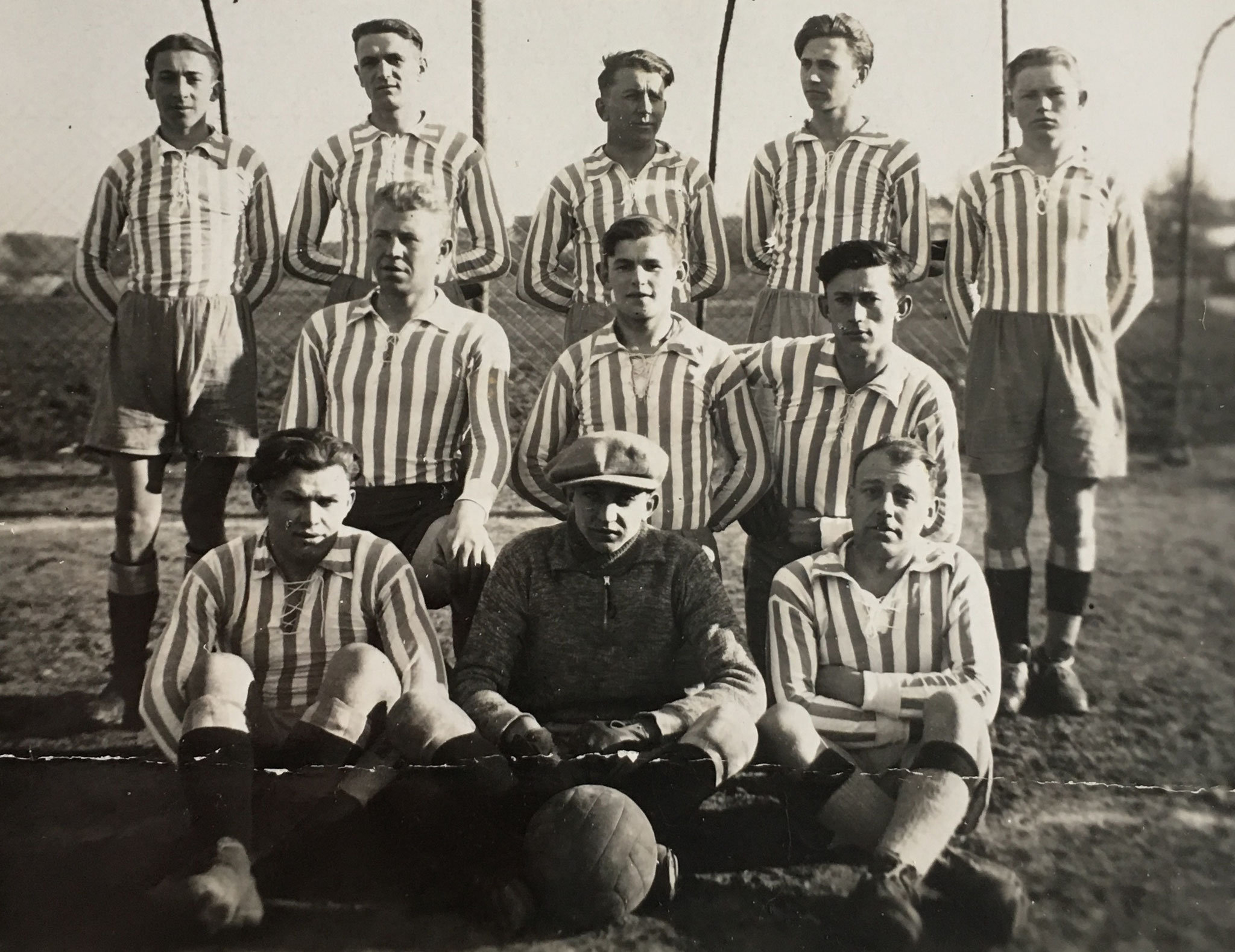 Die Gründungsmannschaft der SpVgg Ziegetsdorf aus dem Jahr 1930