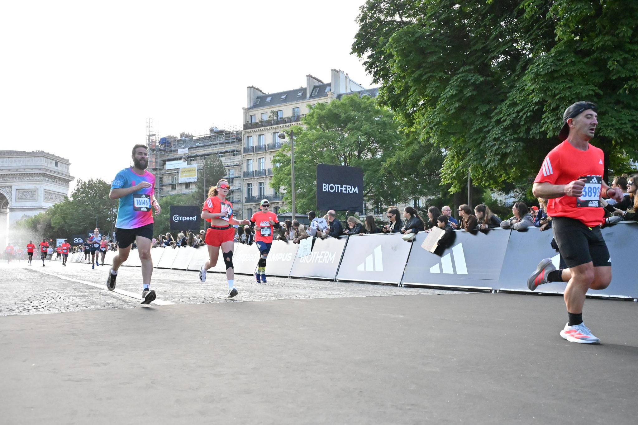 SIMON & DEBUYSERIE Cie BY ADIDAS 10 K IGR VILLEJUIF CONTRE LE CANCER