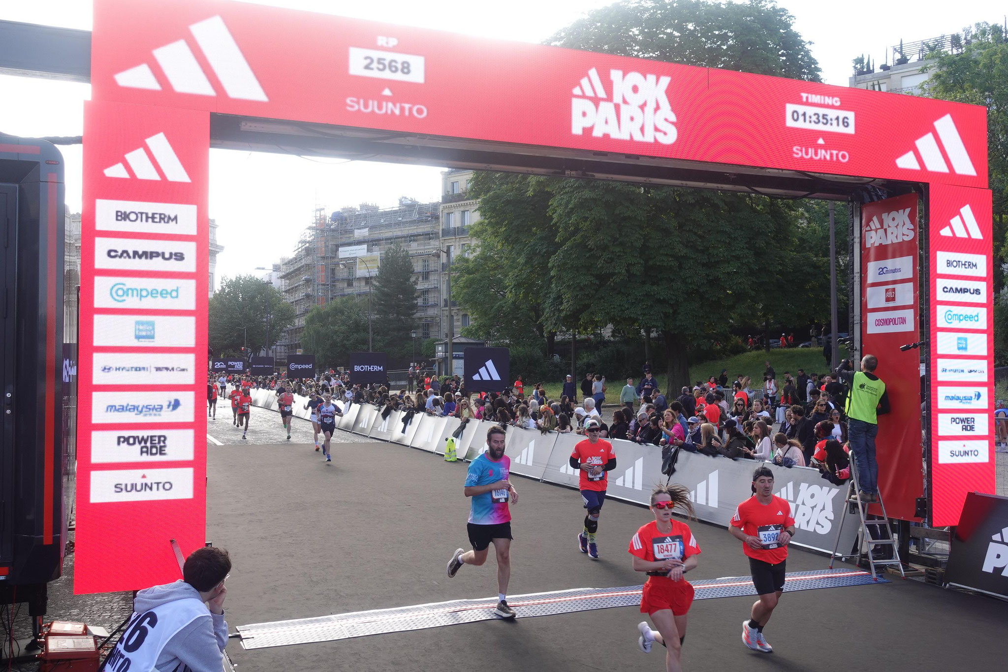 SIMON & DEBUYSERIE Cie BY ADIDAS 10 K IGR VILLEJUIF CONTRE LE CANCER