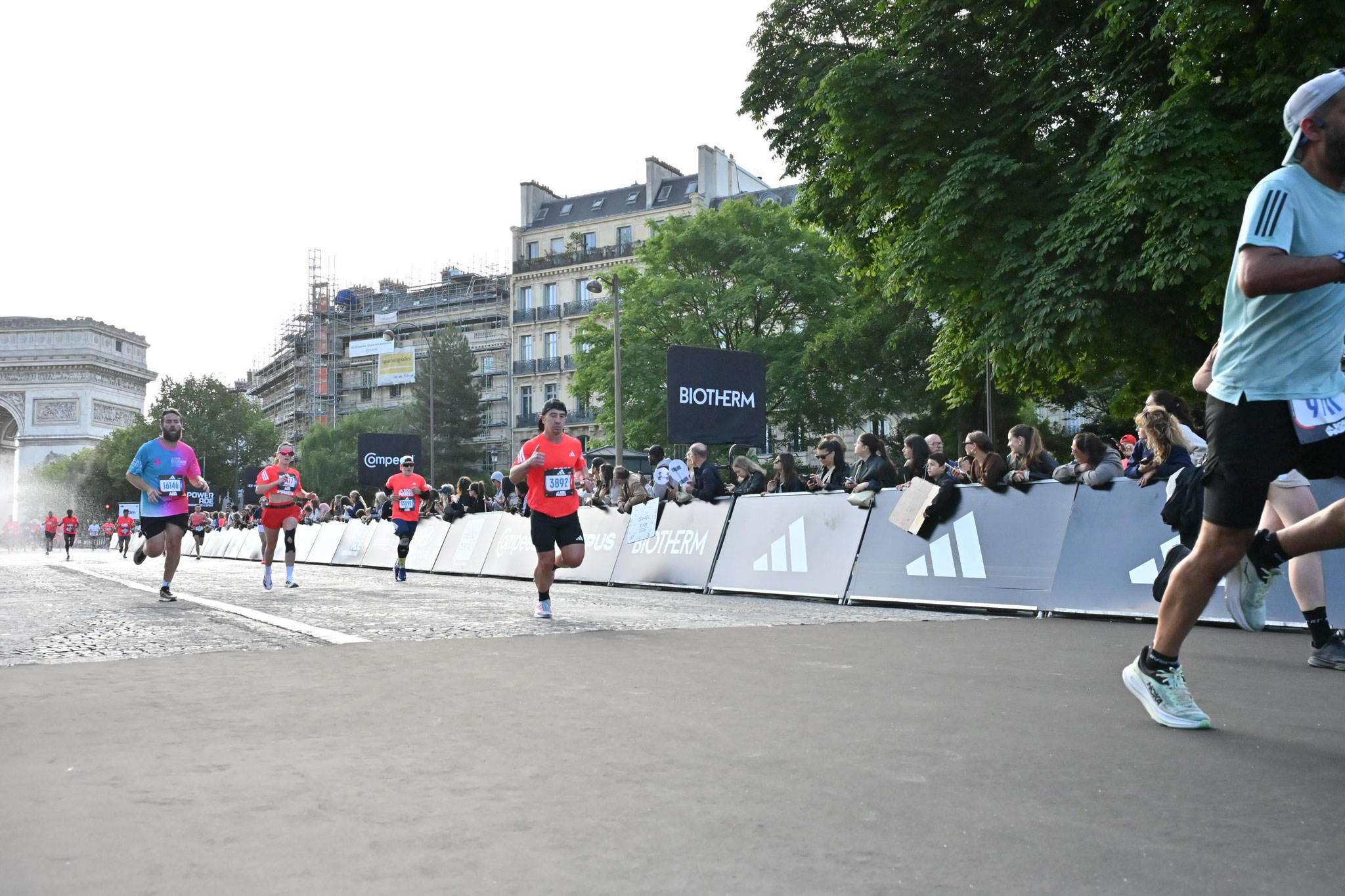 SIMON & DEBUYSERIE Cie BY ADIDAS 10 K IGR VILLEJUIF CONTRE LE CANCER