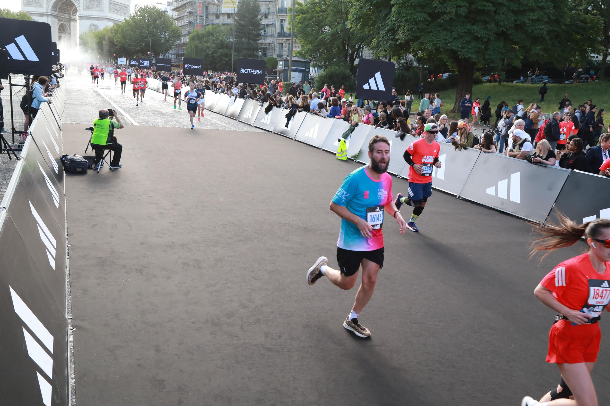 SIMON & DEBUYSERIE Cie BY ADIDAS 10 K IGR VILLEJUIF CONTRE LE CANCER