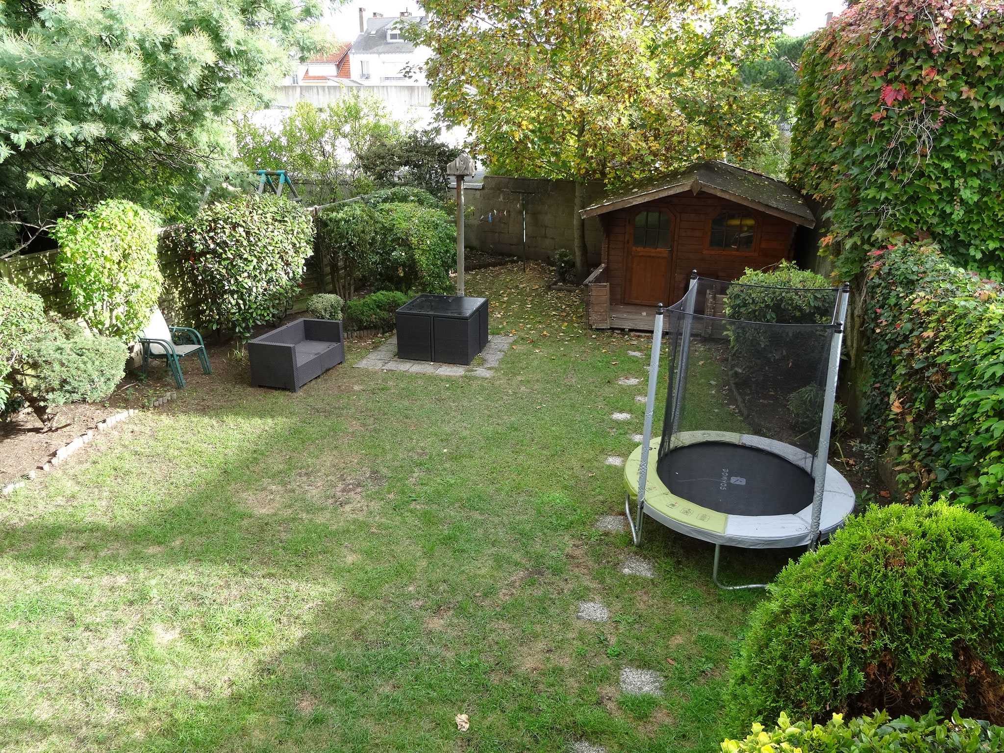 VENDU PAR SIMON & DEBUYSERIE Cie 