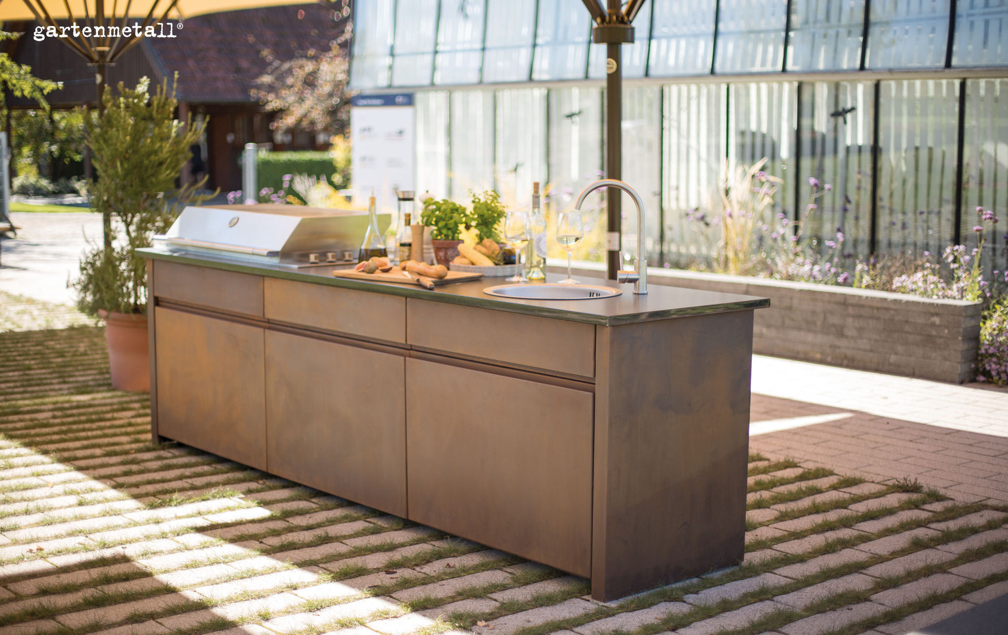 Mit einer Outdoorküche genussvoll draußen kochen. - Über 100 Jahre