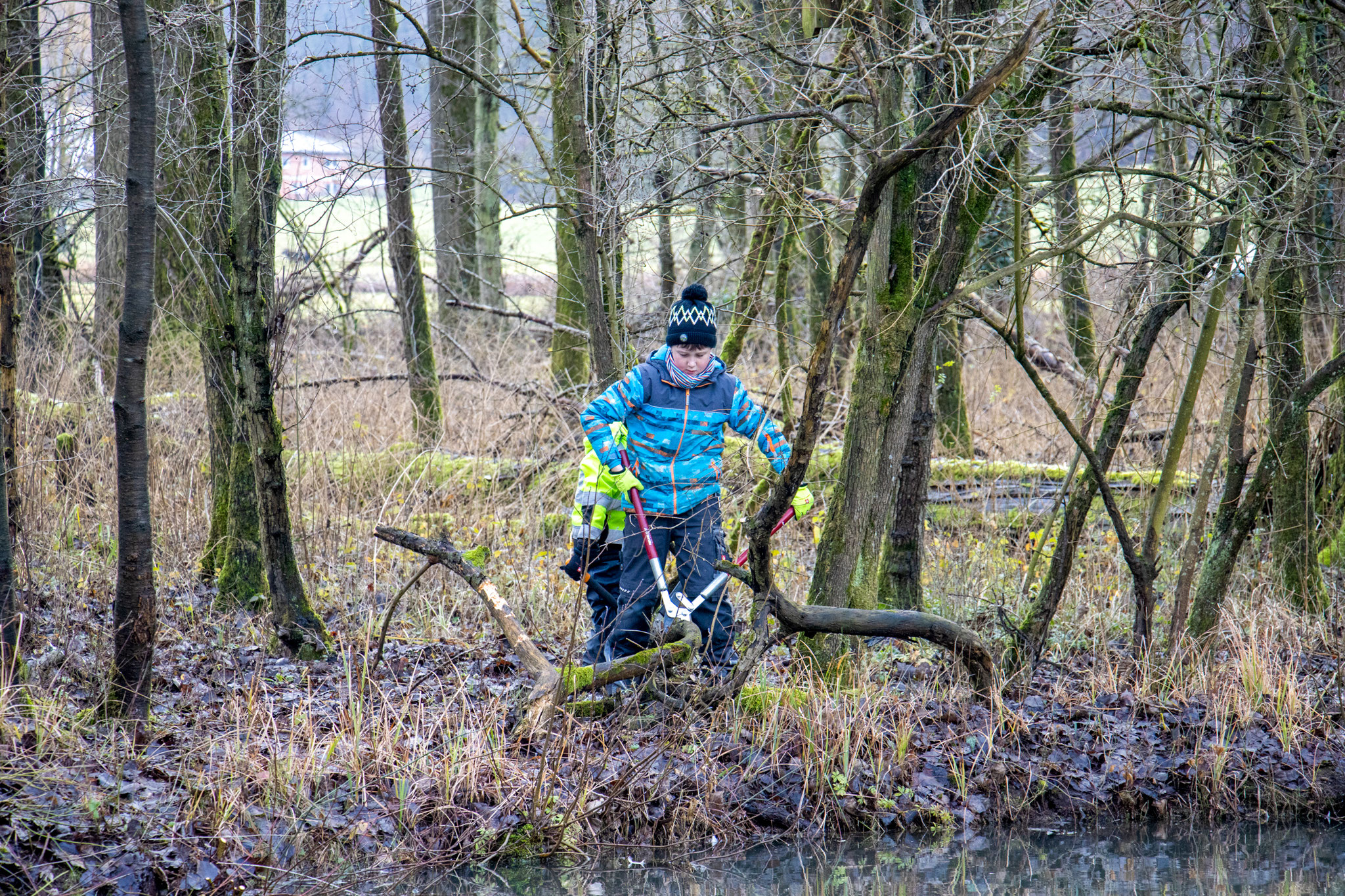 Biotoppflege mit Astschere (Foto: B. Budig)