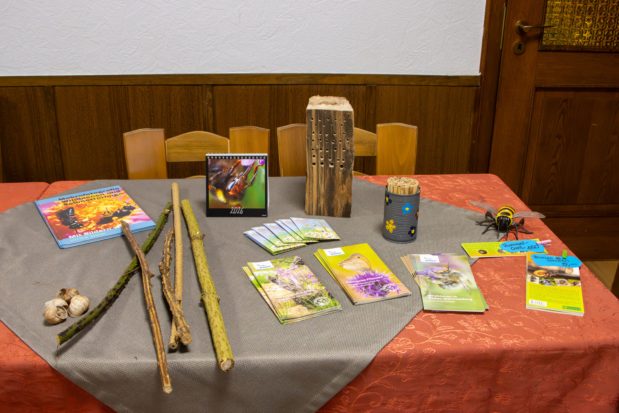 Info- & Anschauungsmaterial rund um Wildbienen (Foto: H. Budig)