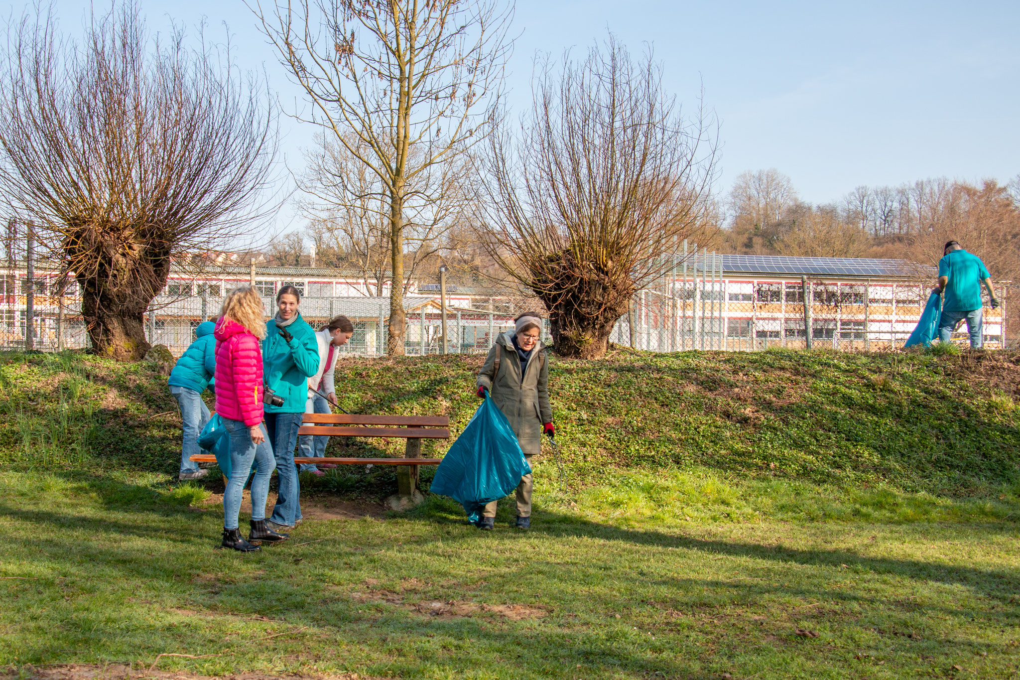 Unterwegs auf dem Naturlehrpfad zusammen mit der Presse (Foto: B. Budig)