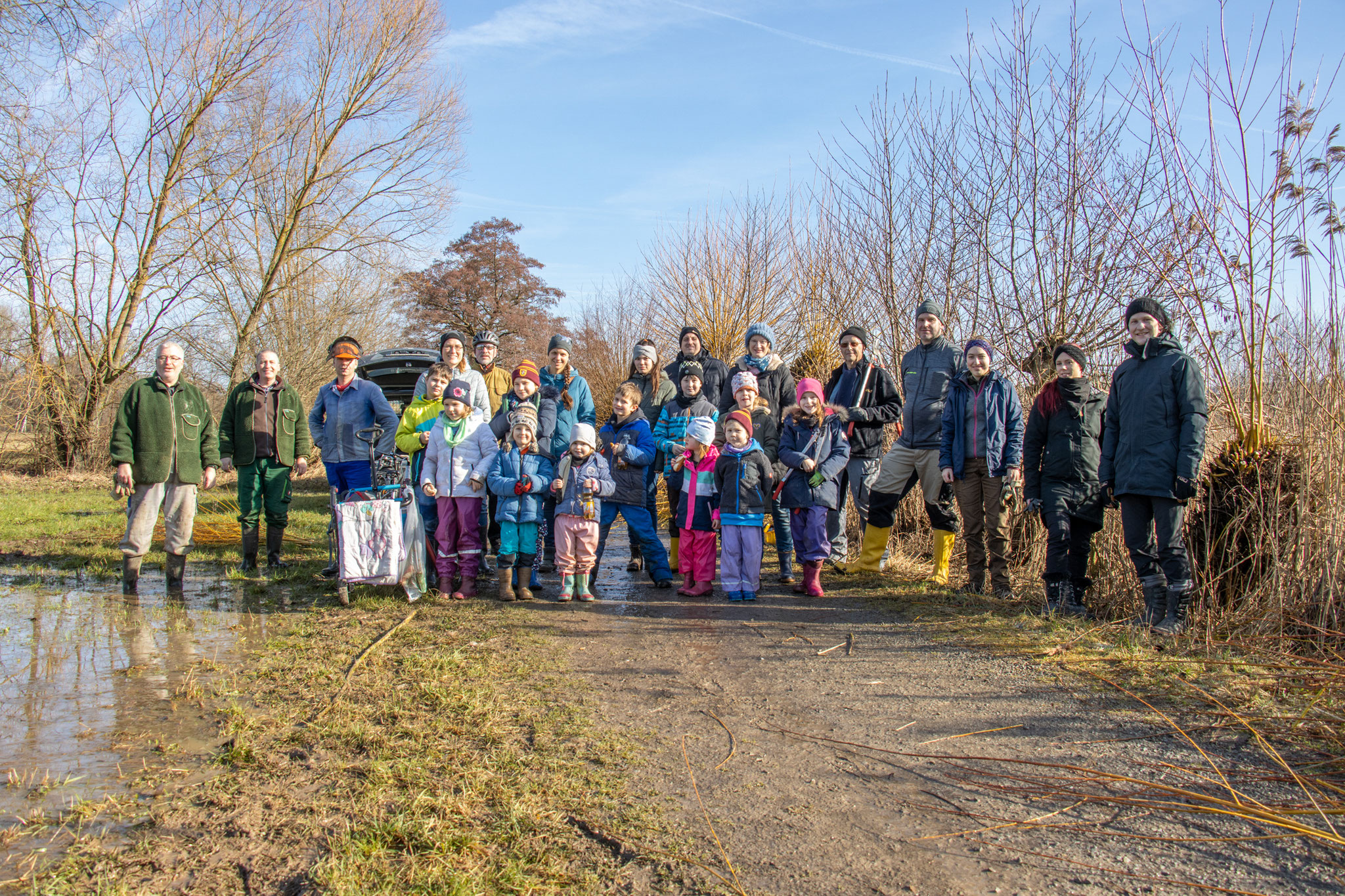 Biotoppflege mit der NABU-Gruppe an der Bruchrainwiese (Foto: B. Budig)