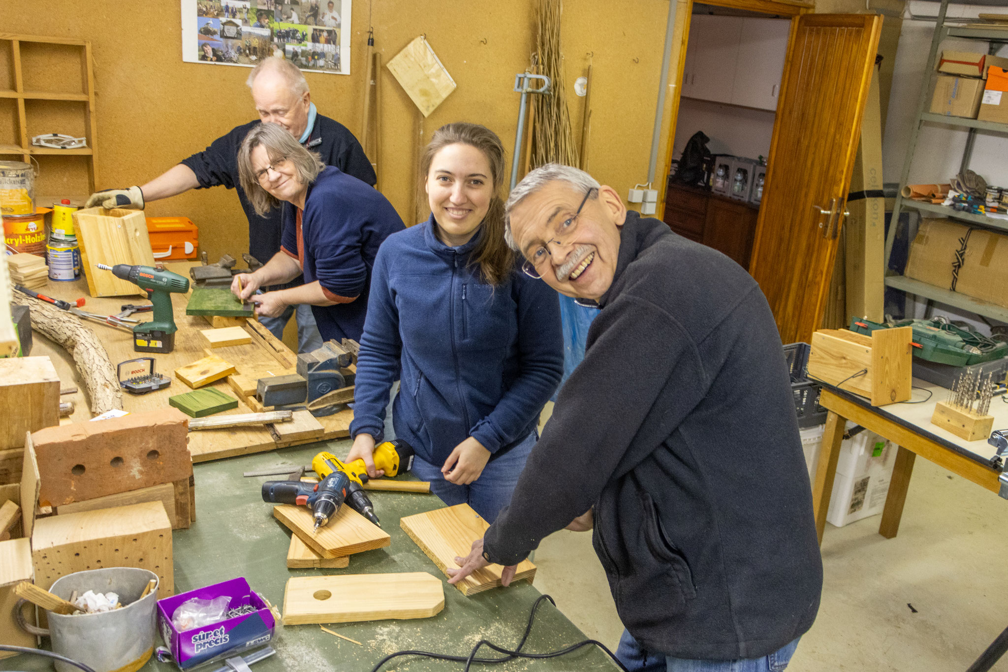 Zusammenbauen der vorbereiteten Sets (Foto: B. Budig)