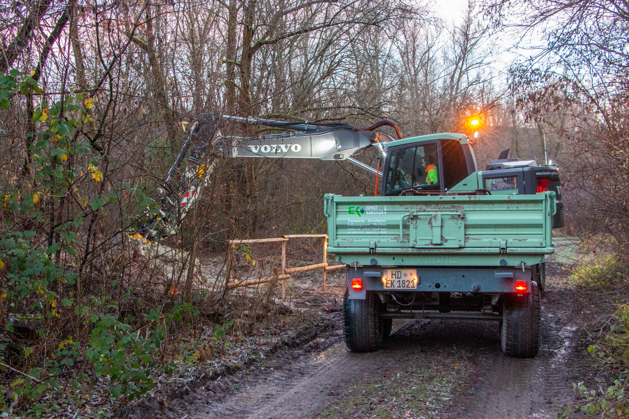 Bagger am Werk (Foto: B. Budig)