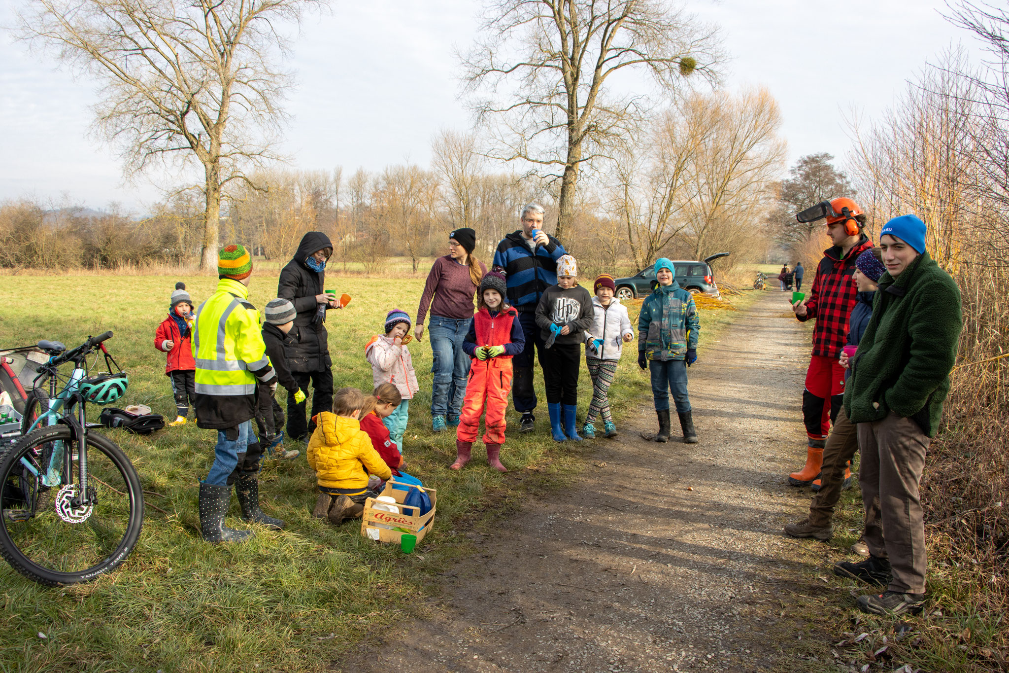Kurze Pause mit Brezeln und Tee (Foto: B. Budig)