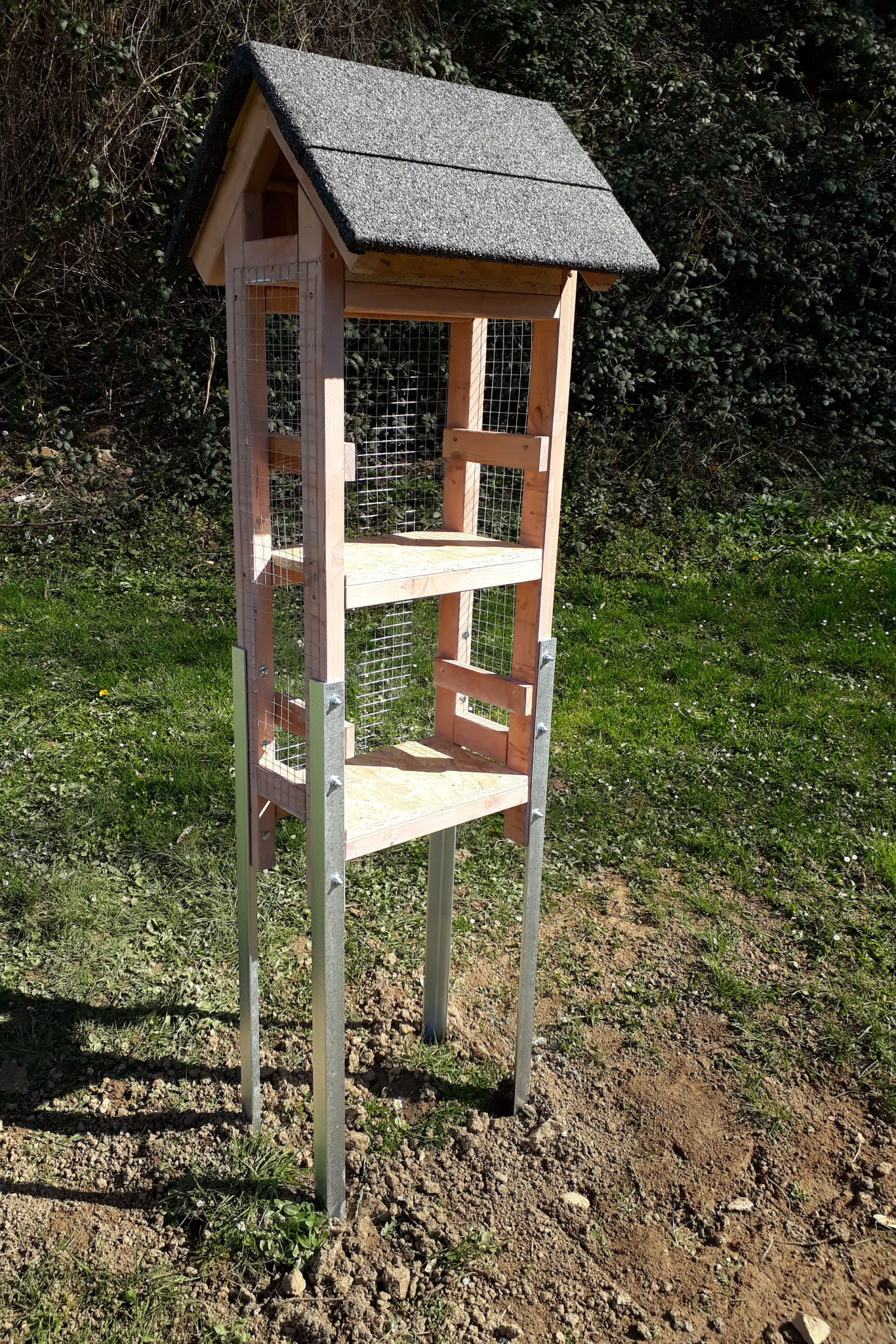 Fertig einbetoniertes Gestell (Foto: R. Drös)