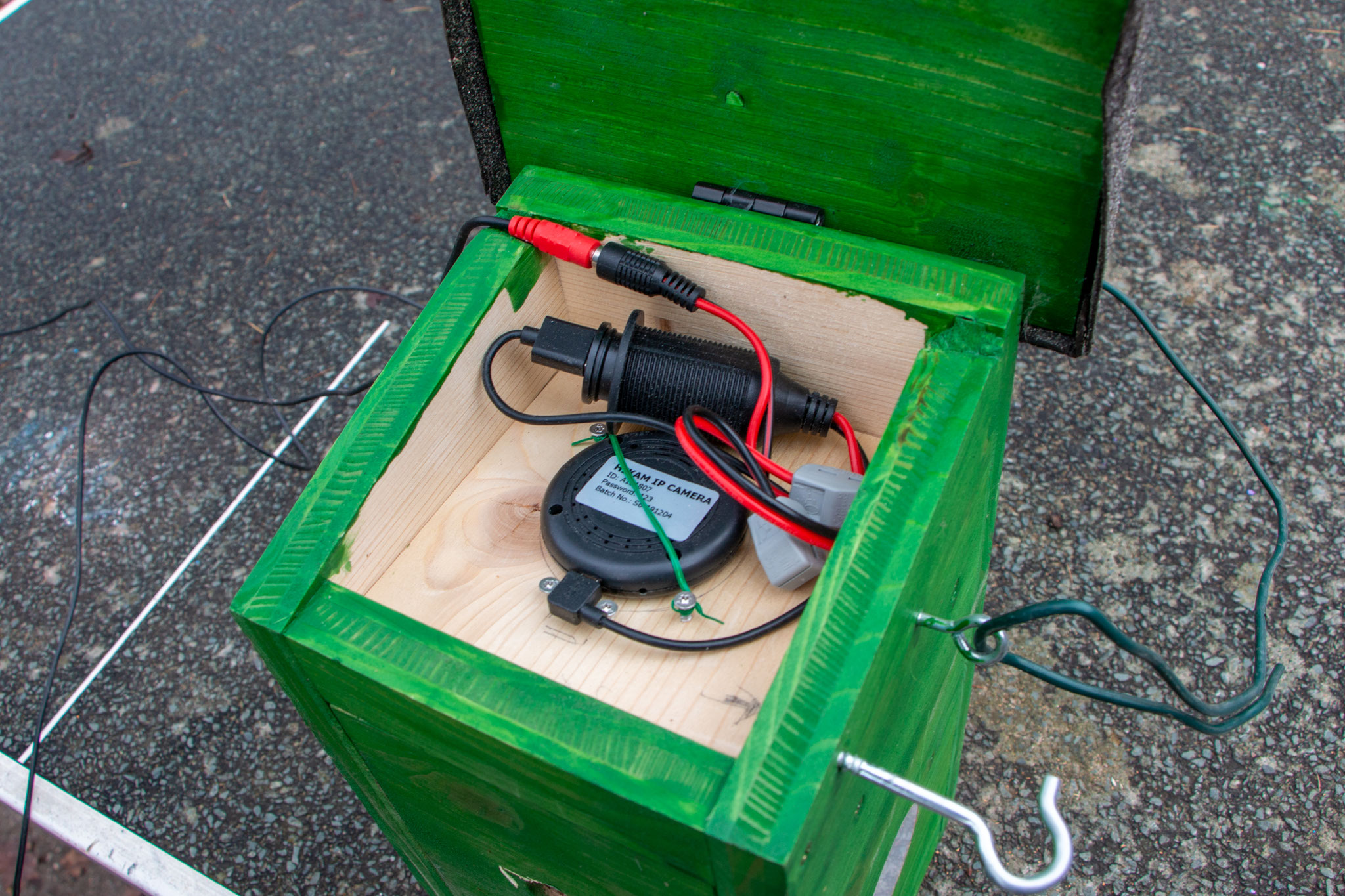 Versteckte Technik im Nistkasten (Foto: M. Budig)