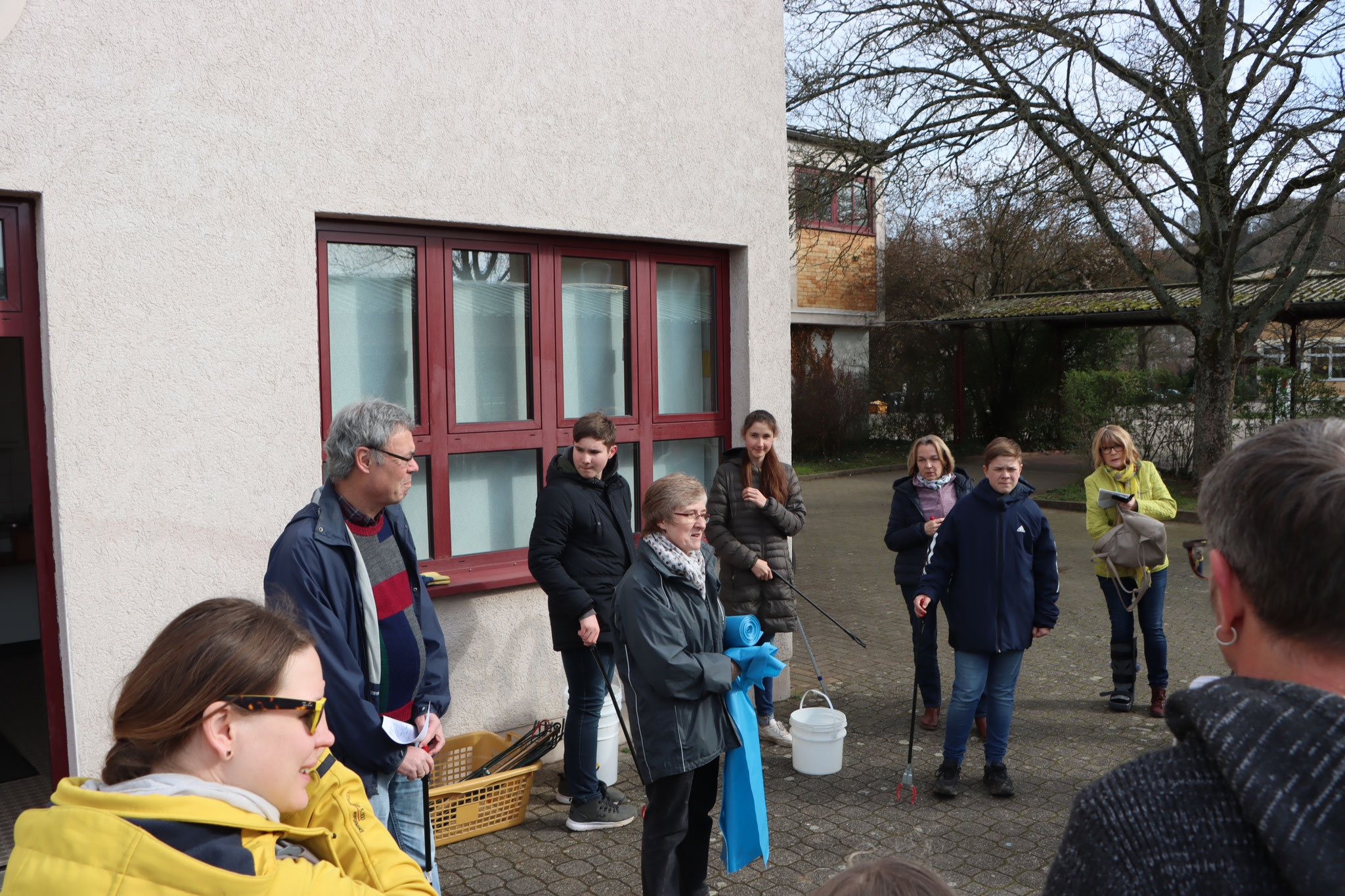 Begrüßung und Einteilung in Gruppen (Foto: B. Budig)