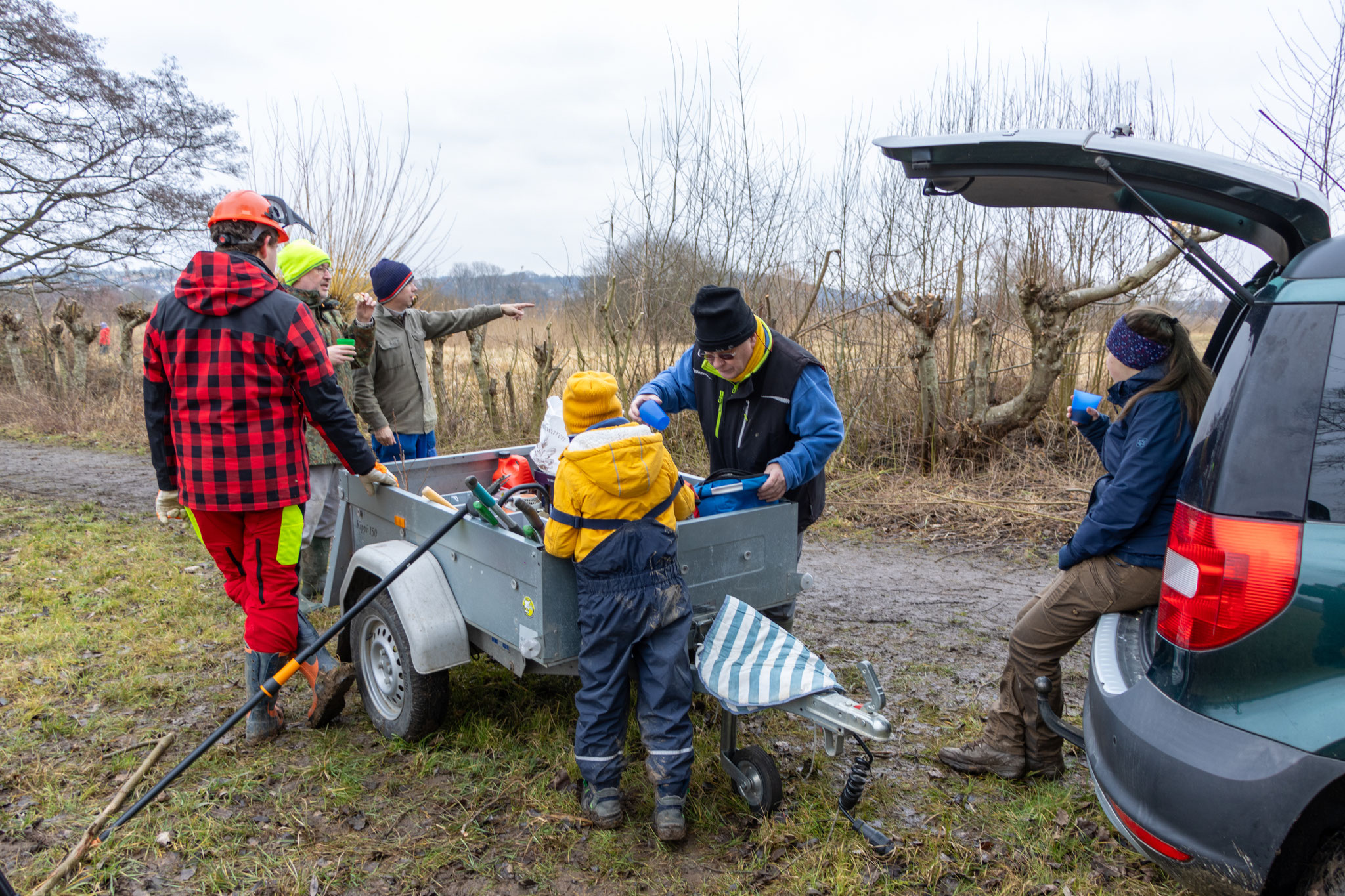Pause mit frischen Brezeln und heißem Tee (Foto: B. Budig)