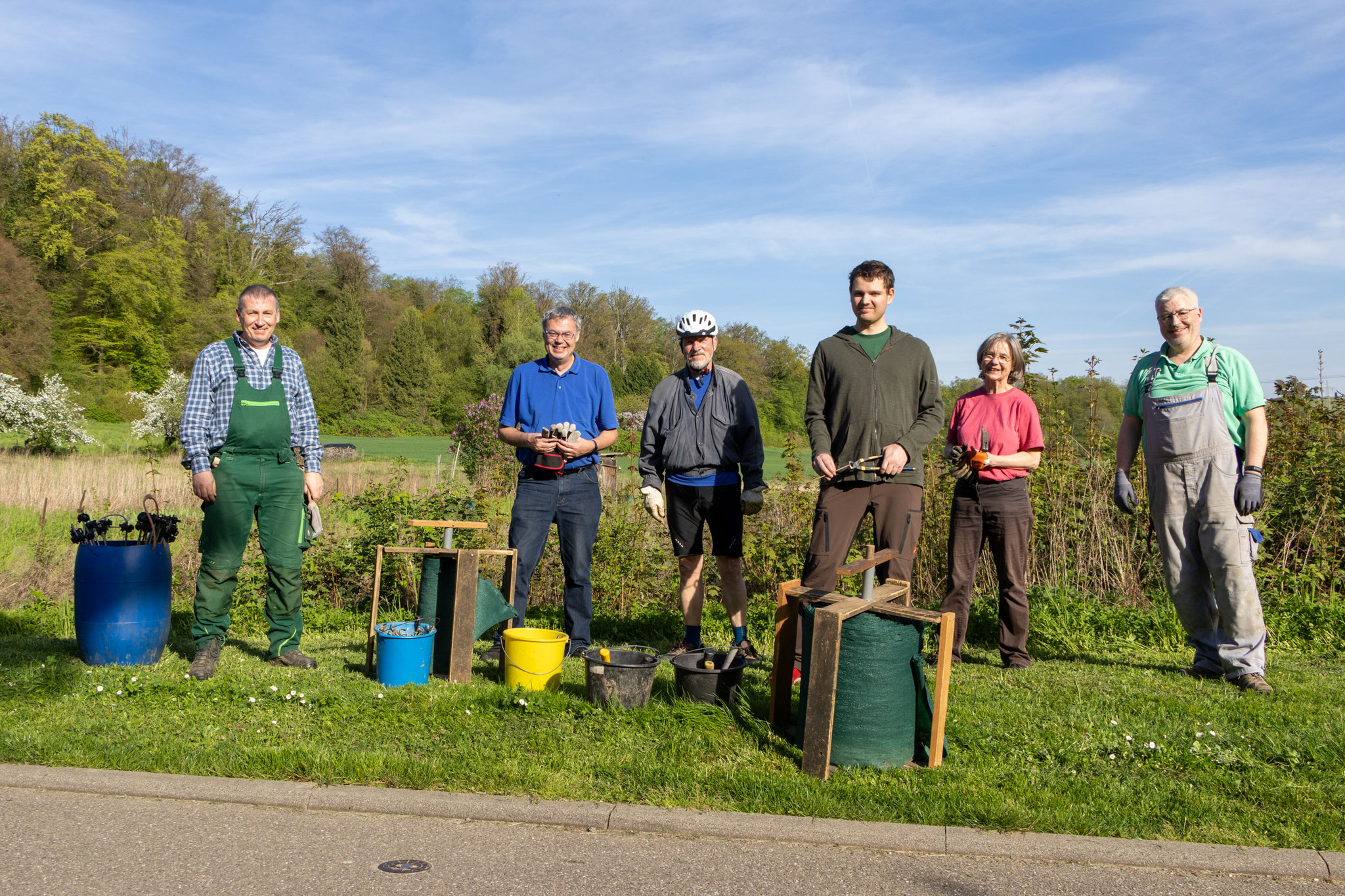 Fleißige Helfer und Helferinnen nach dem Abbau (Foto: B. Budig)