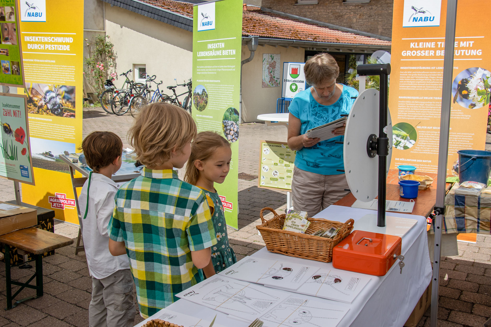 Gewinnen beim Tischglücksrad (Foto: B. Budig)