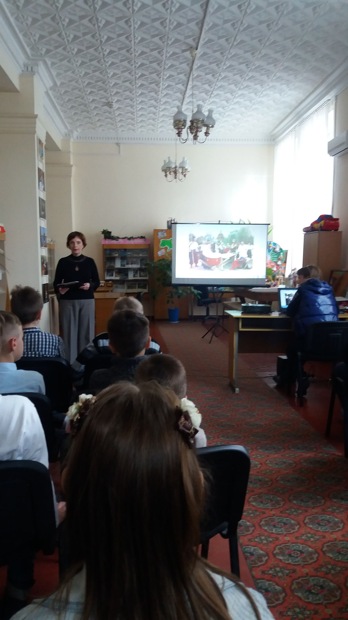 Презентація книги та мультфільму "Моя країна Україна" у юнацькій обласній бібліотеці "Юний читач"