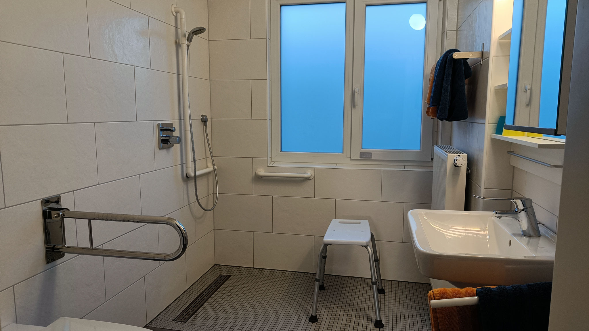 Badezimmer 1 - ebenerdige Dusche