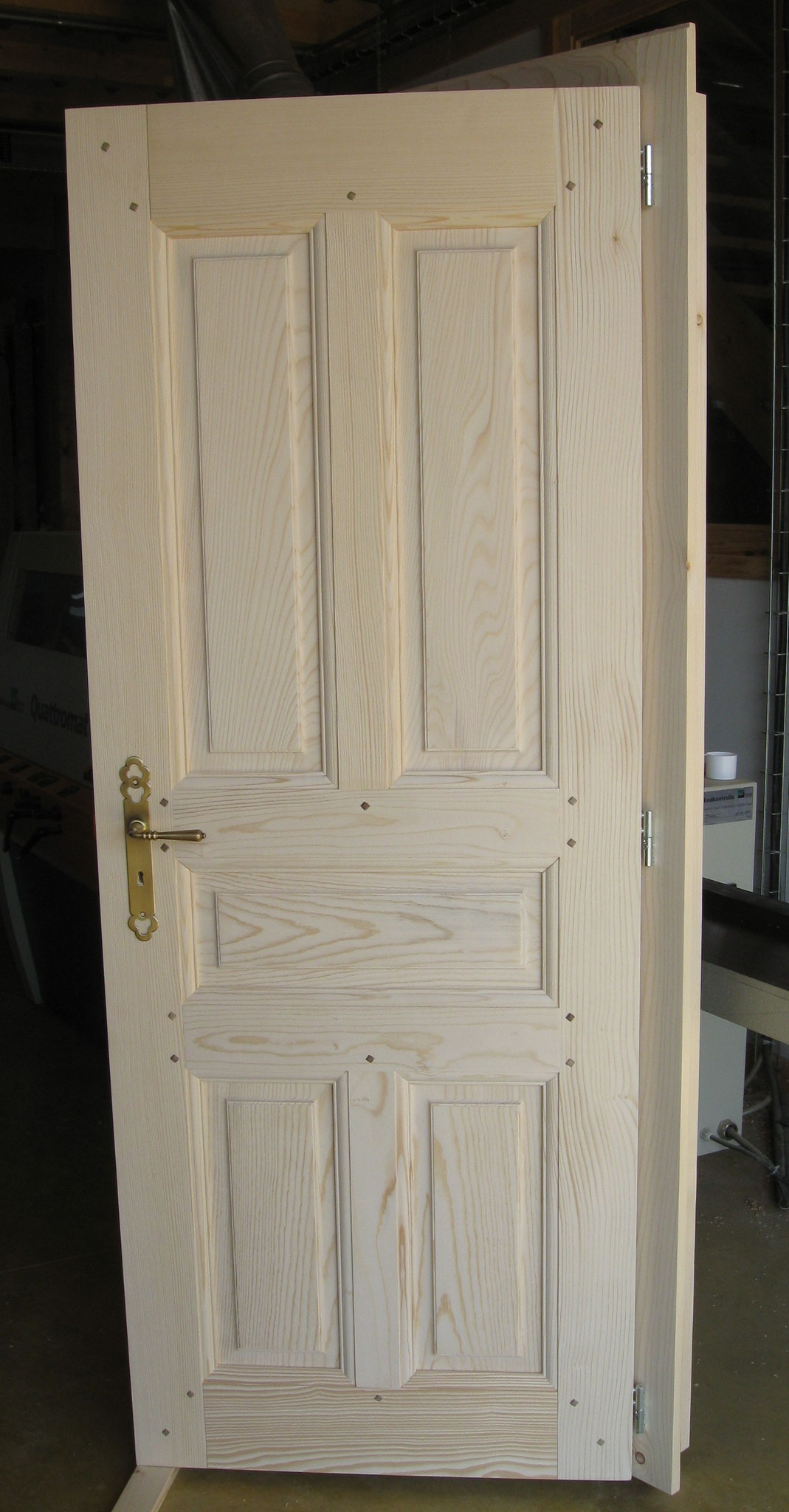 Porte en épicéa