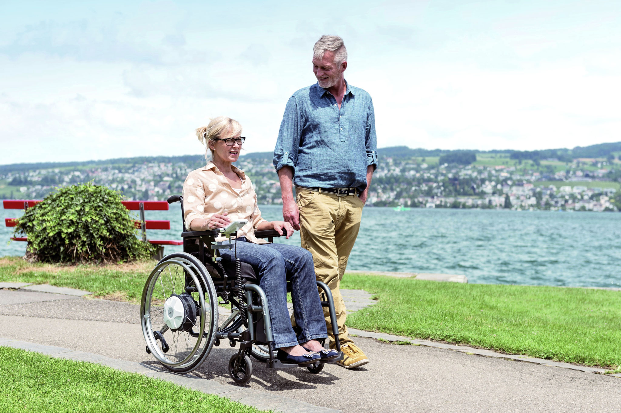 Ein Joystick am Rollstuhl  unterstützt in besonderen Situationen