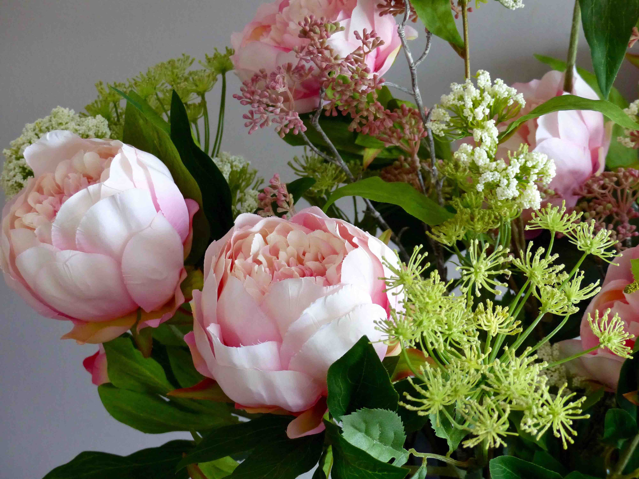 fleurs-artificielles-haut-de-gamme-compositions-sur-mesure