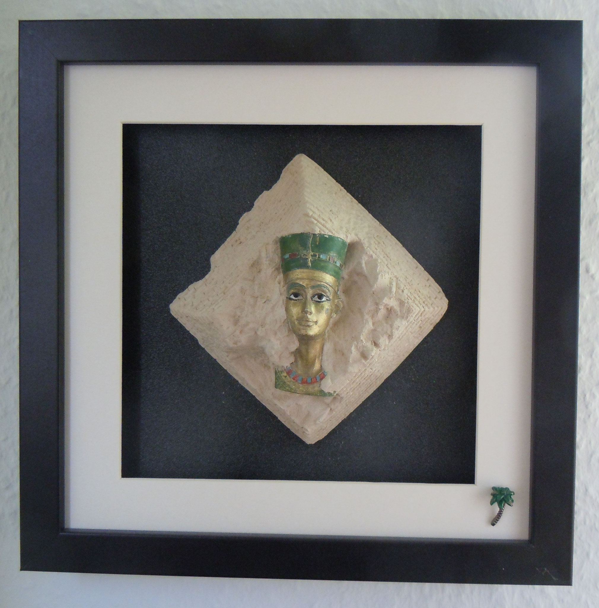 TRILOGY - Nofretete from the Neckar (H/W 22,5 cm x D 3 cm)