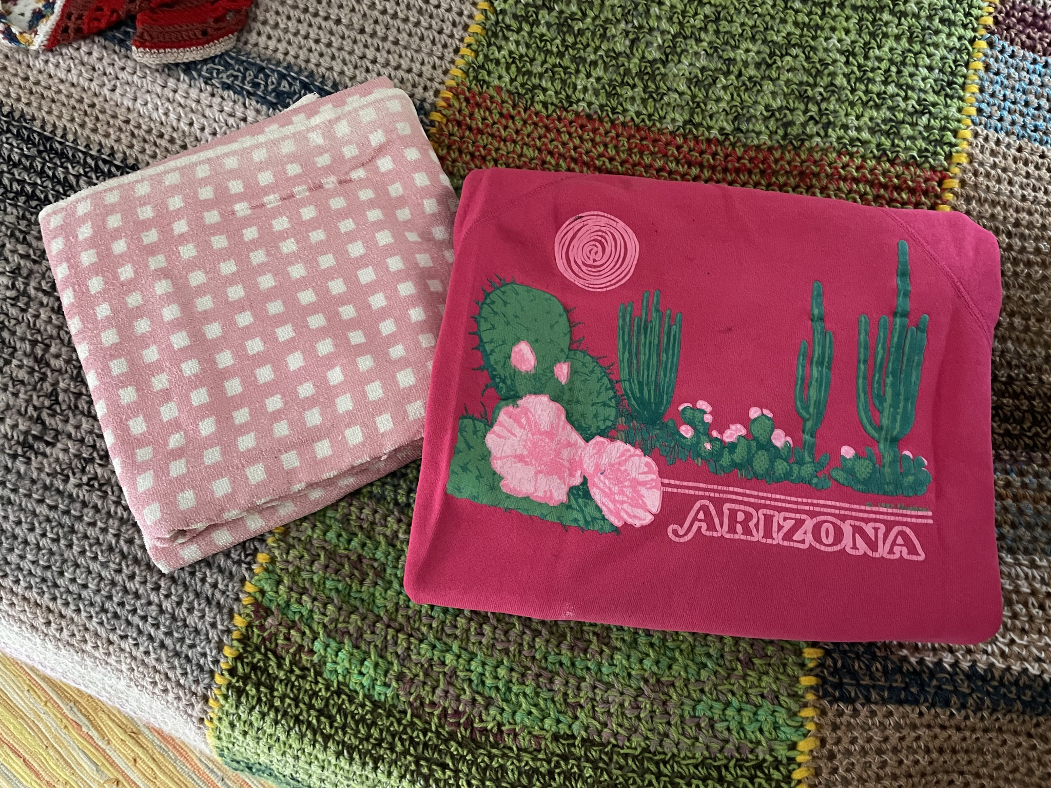 In my boxes with fabric I find those two.