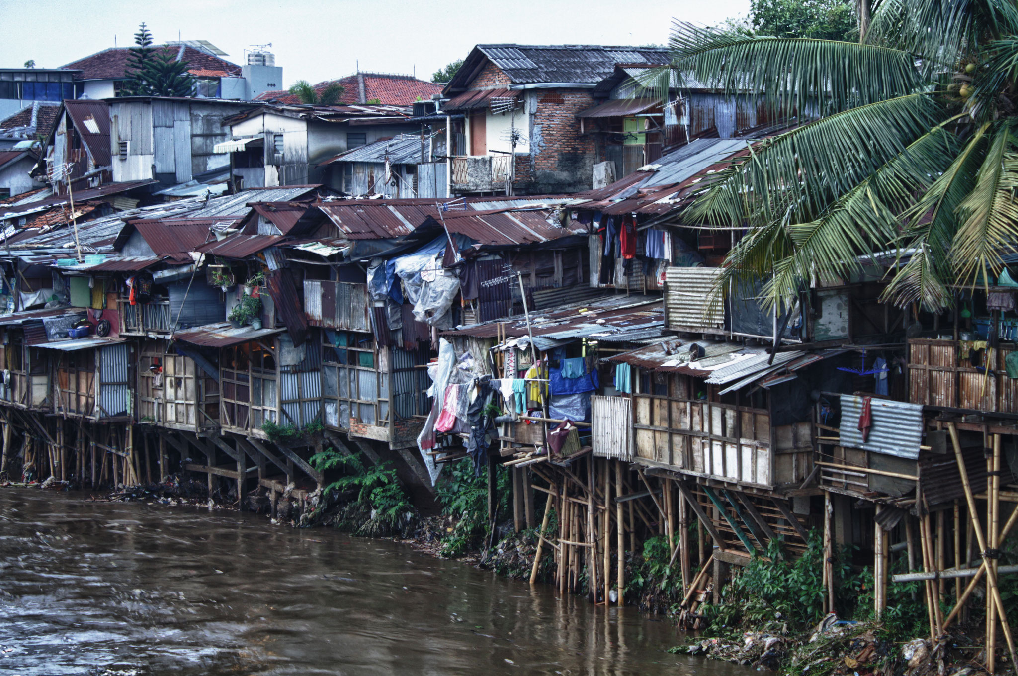 Dense layered slum Kelurahan (Flickr, Ragil Ticilius, November 9, 2015)