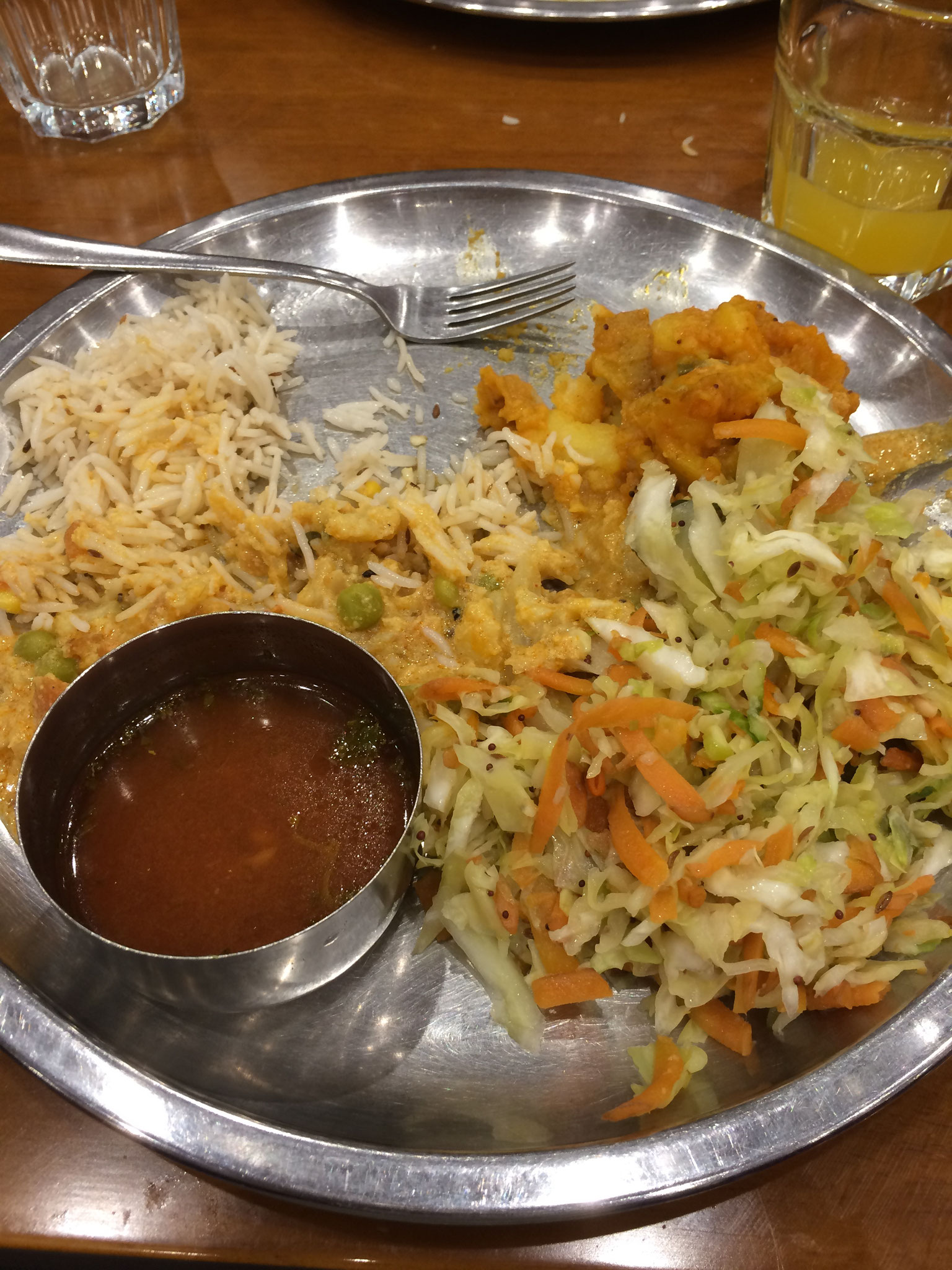 Das sehr leckere indische Essen in dem Restaurant, wo man das zahlt was einem sein Herz sagt!