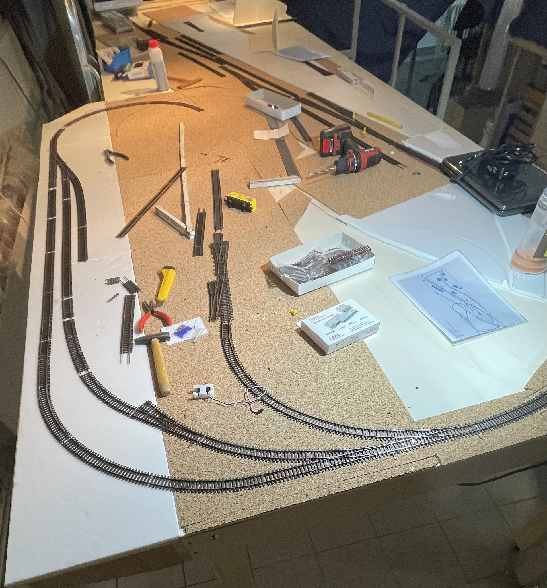 Hier entsteht der 5-gleisige Schattenbahnhof (mit drei Durchgangs- und zwei Kopfgleisen) sowie eine Kehrschleife