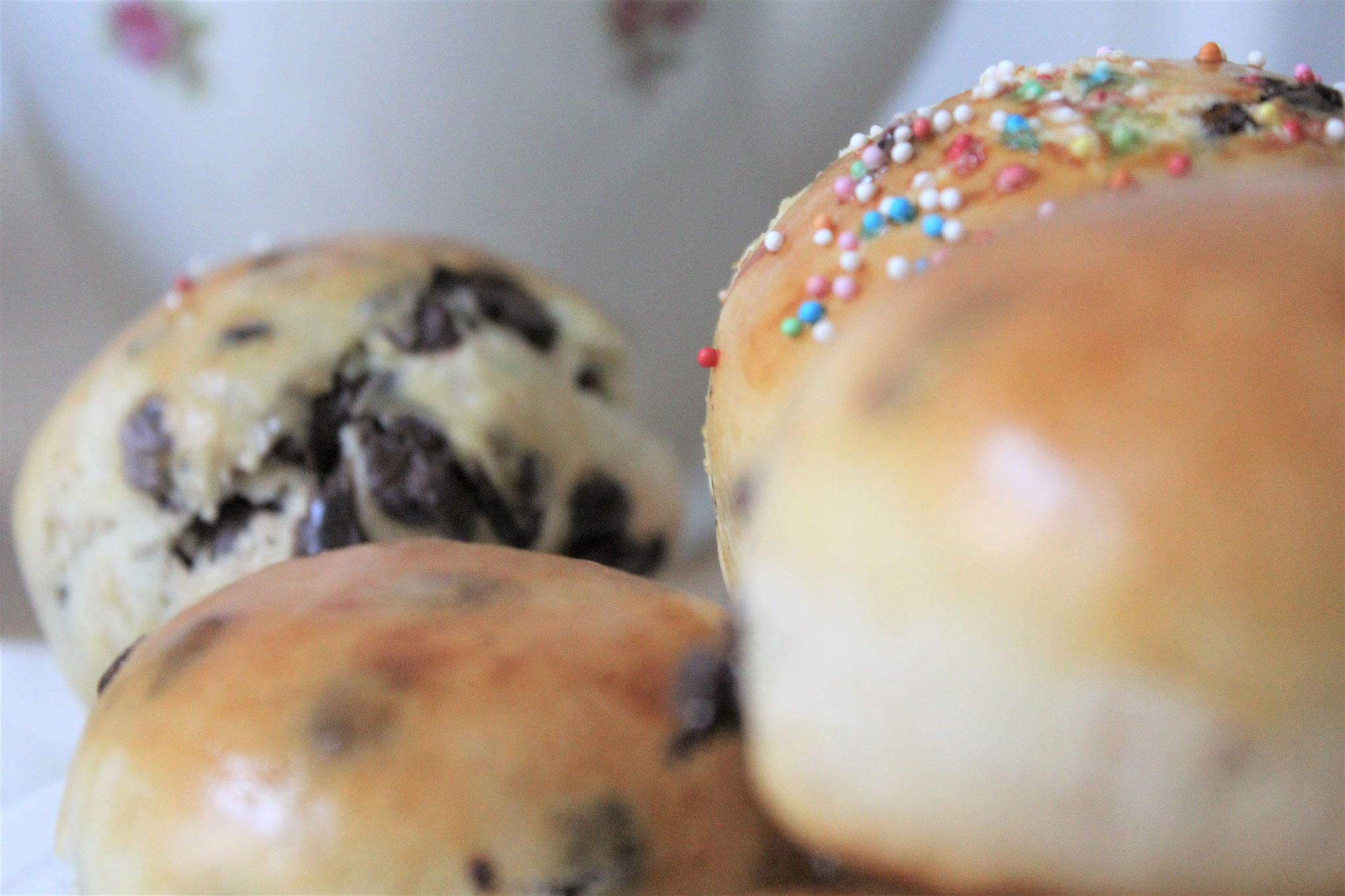 chocolate chip bread rolls  buns sprinkles yeast easy recipe quick fluffy soft