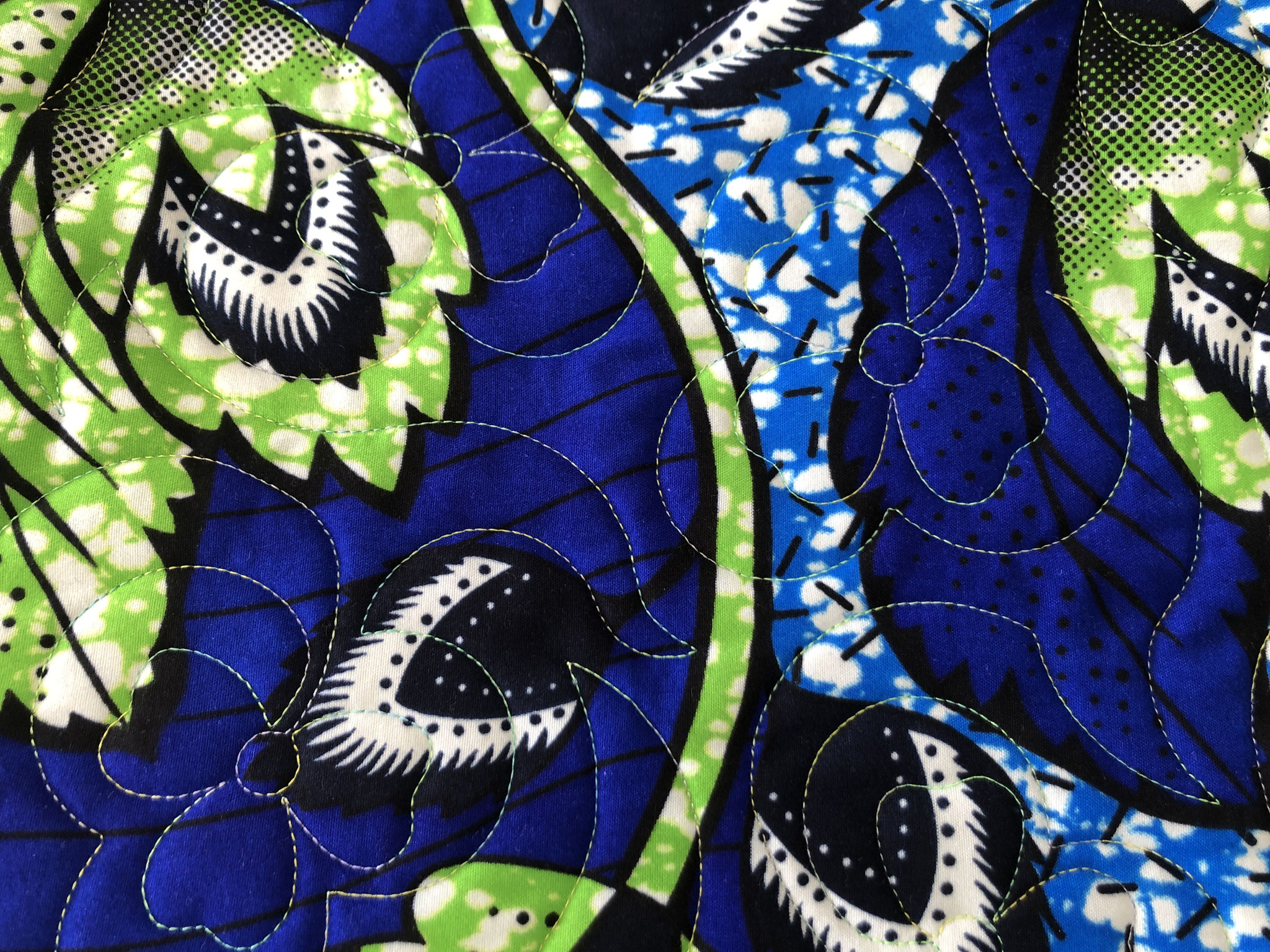 Le dos du patchwork, un très beau tissu africain.
