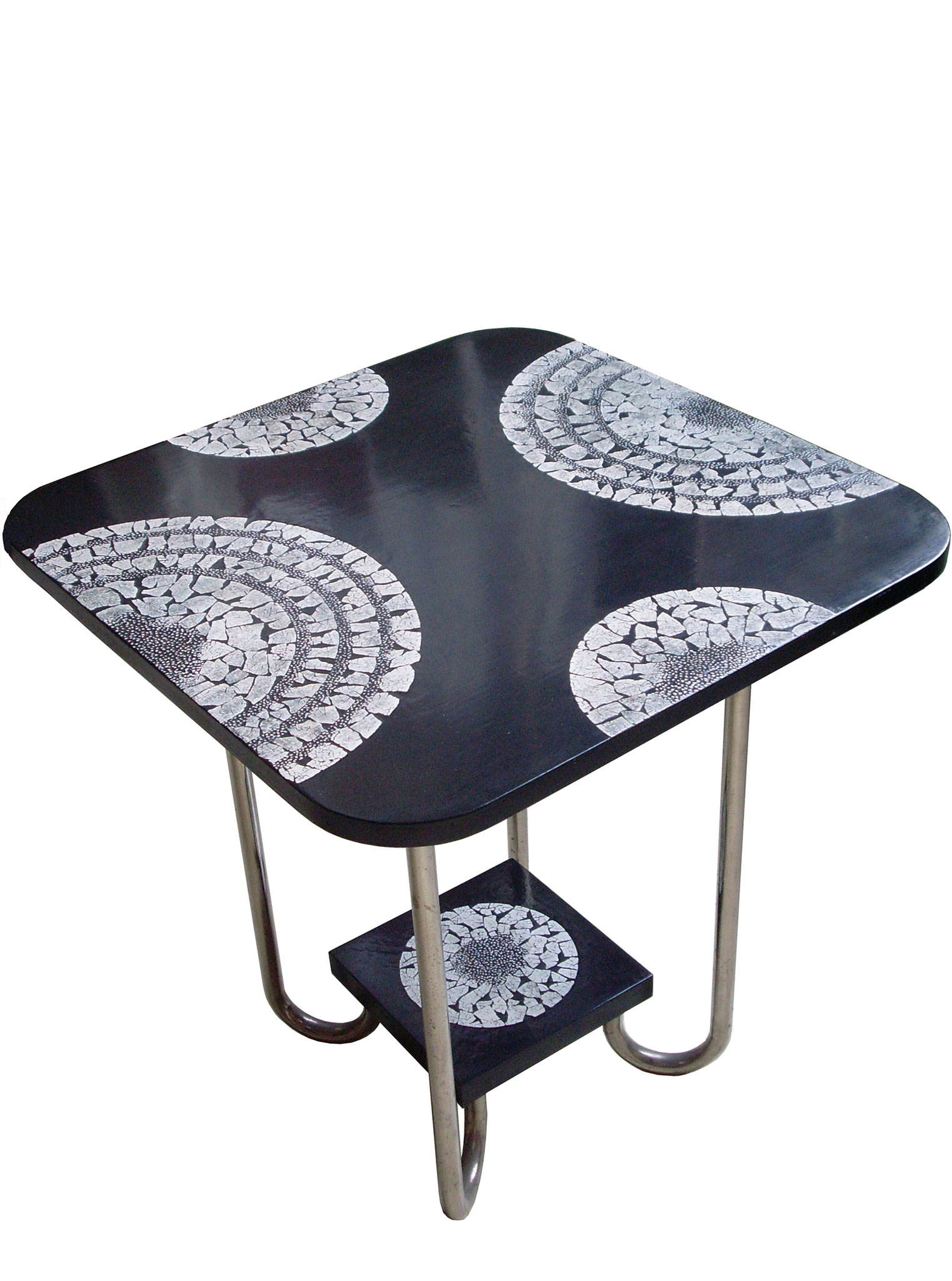 Low table lacquered with eggshell inlays - Vintage piece from the 1940's - 36 x 41 cm