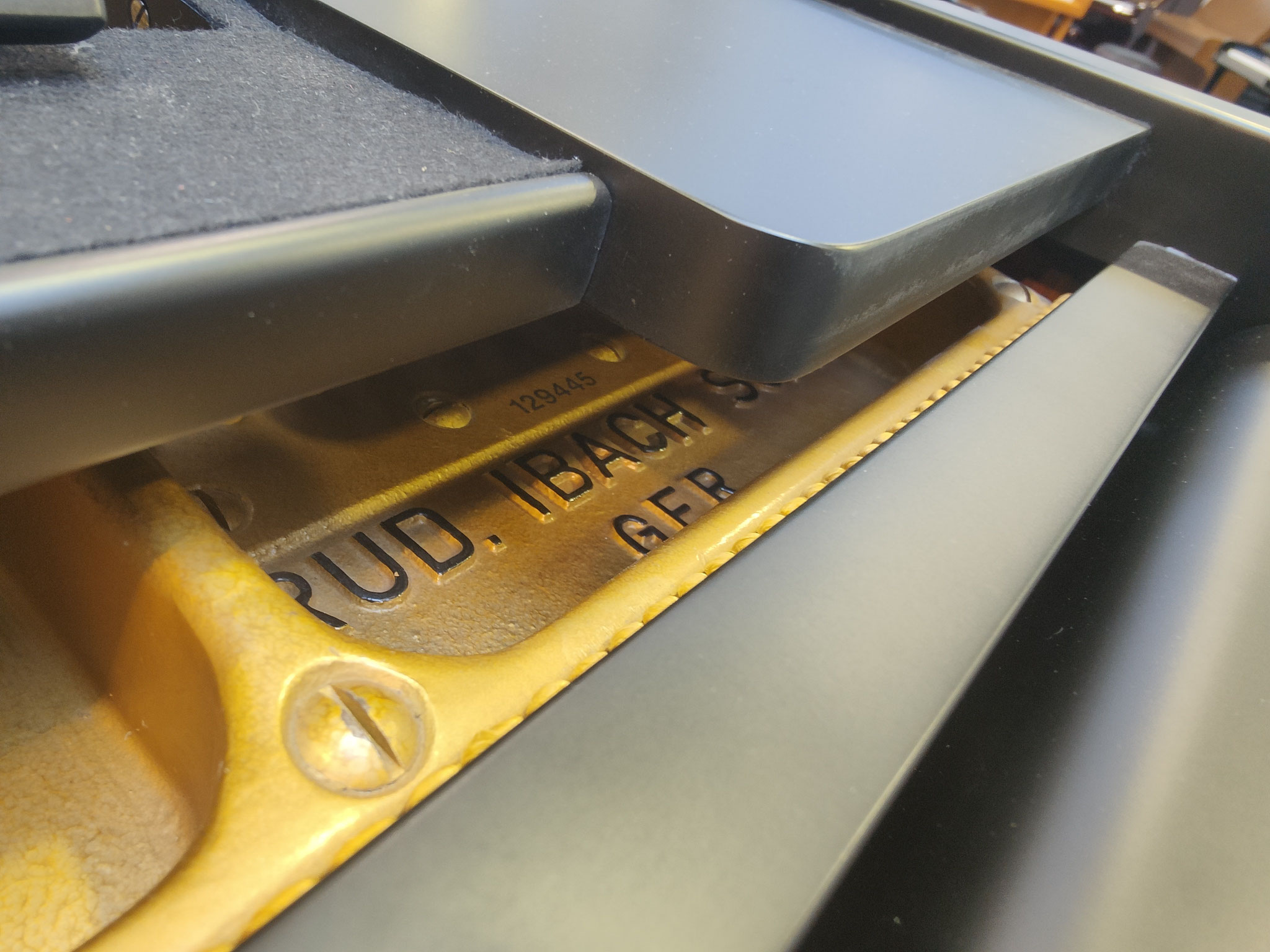 Tweedehands Ibach 180 (Serienummer 129445)  Piano's Noton 3