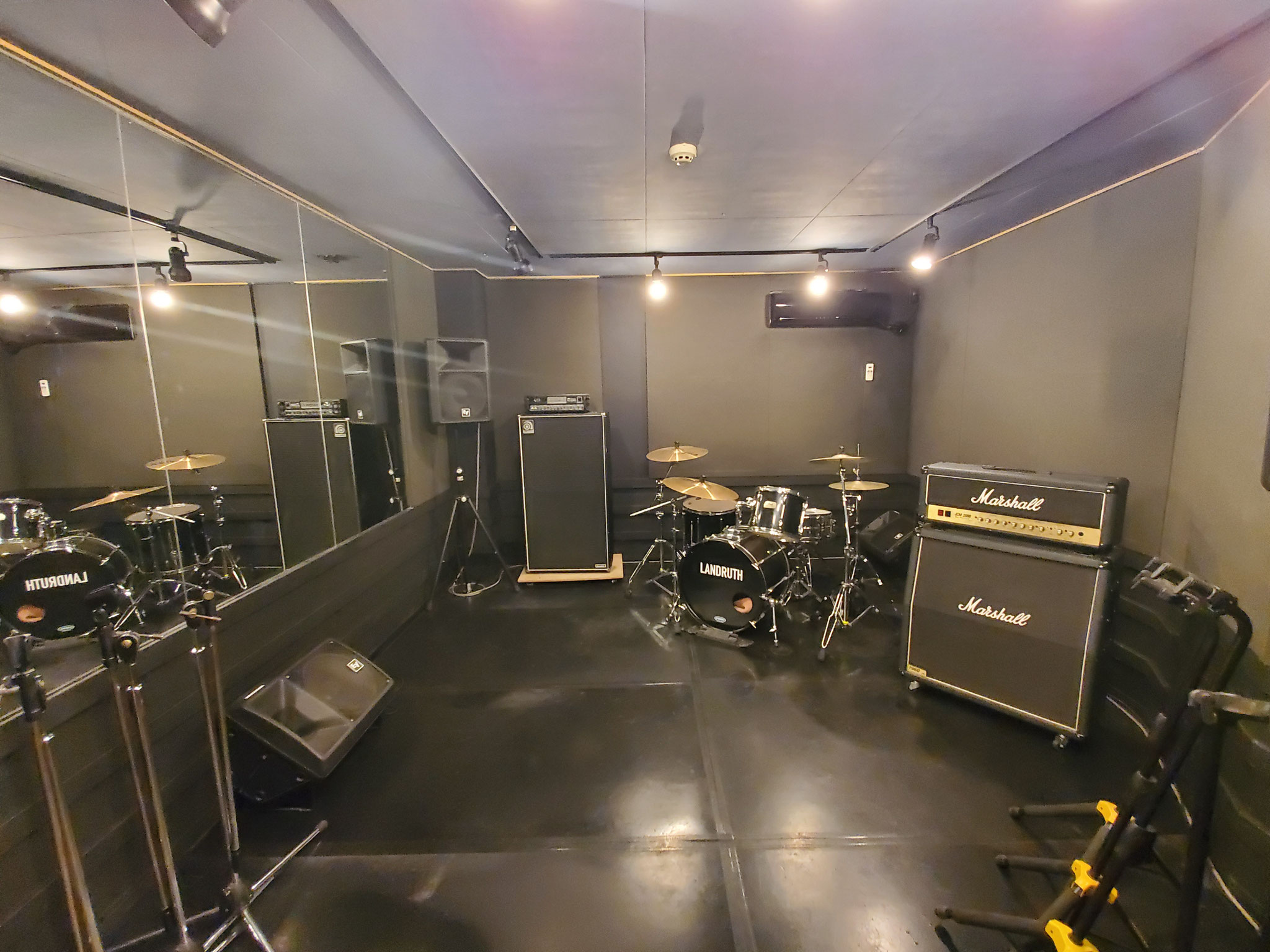 スタジオWEB予約 - LANDRUTH music studio スタジオWEB予約 - LANDRUTH music studio