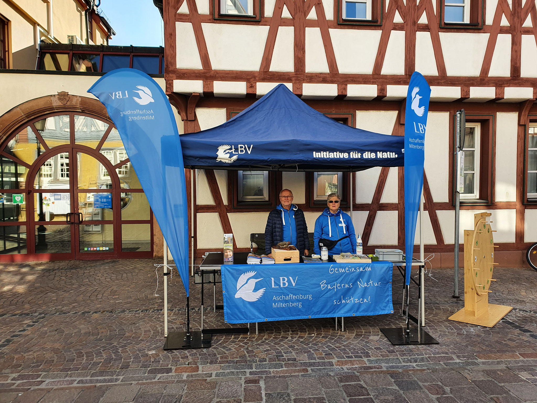 Der LBV-Stand beim Apfelmarkt in Obernburg
